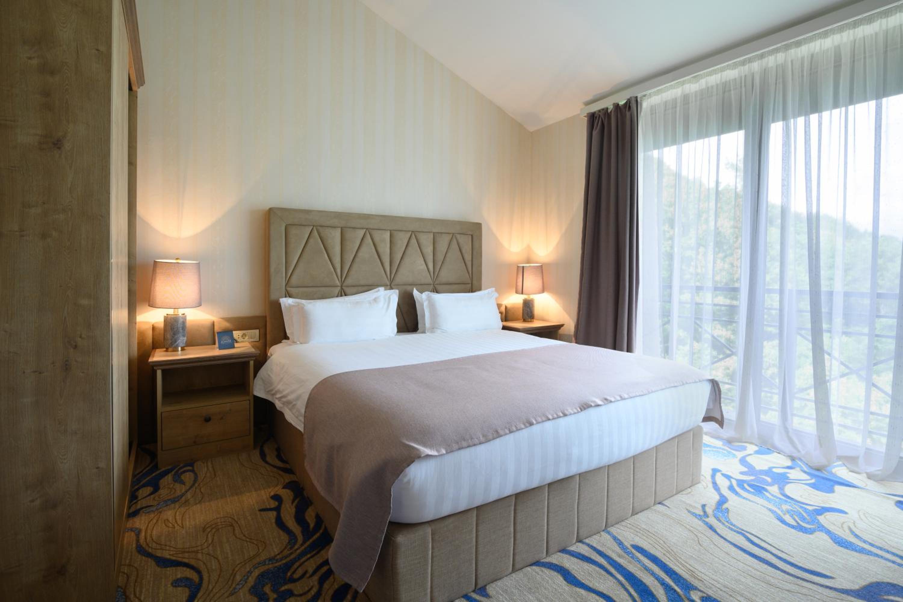 Deluxe Family Suite