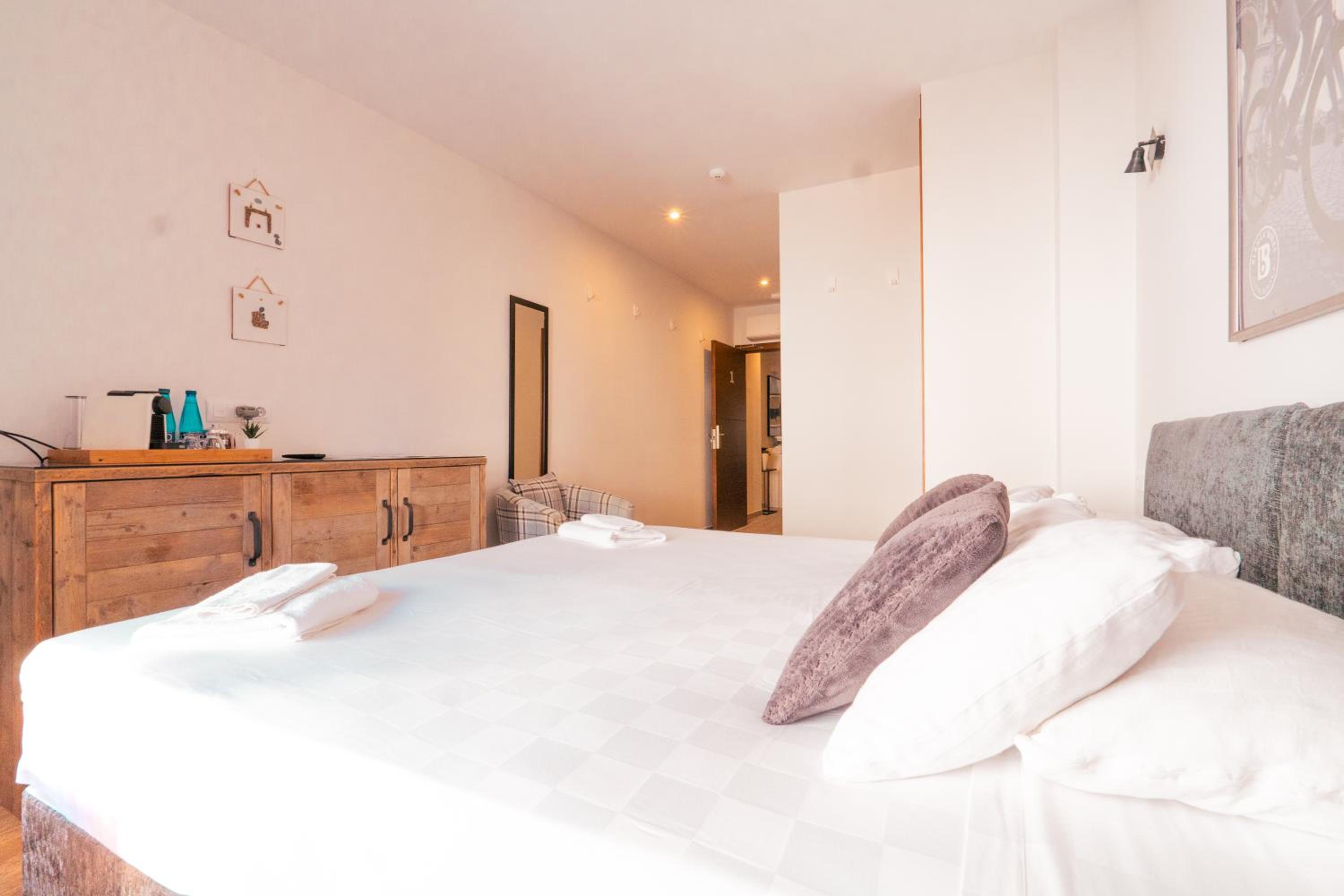 Deluxe Double or Twin Room with Balcony photo 2