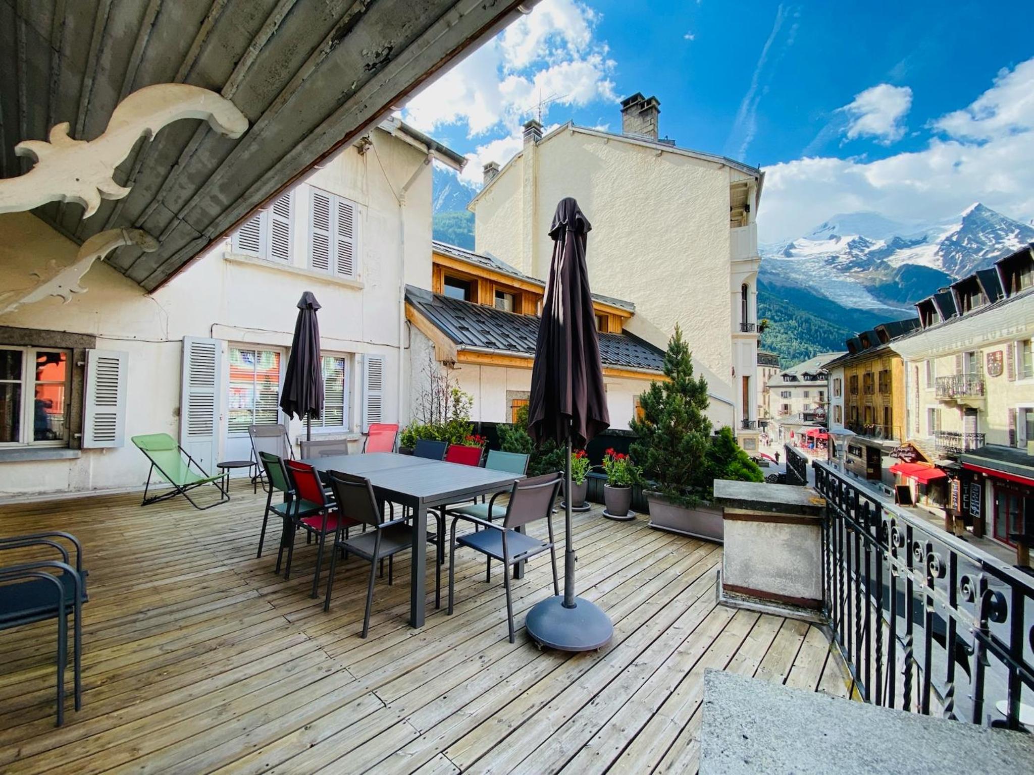 Four-Bedroom Apartment (10 Adults)