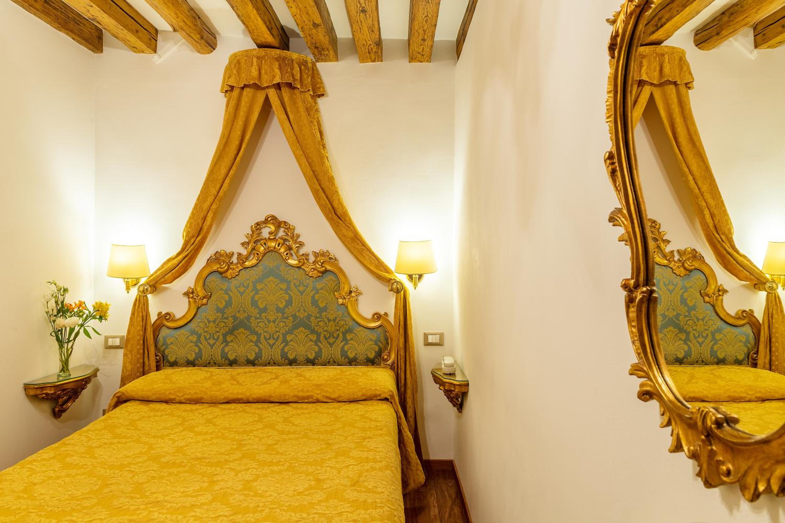 Economy Double Room photo 2