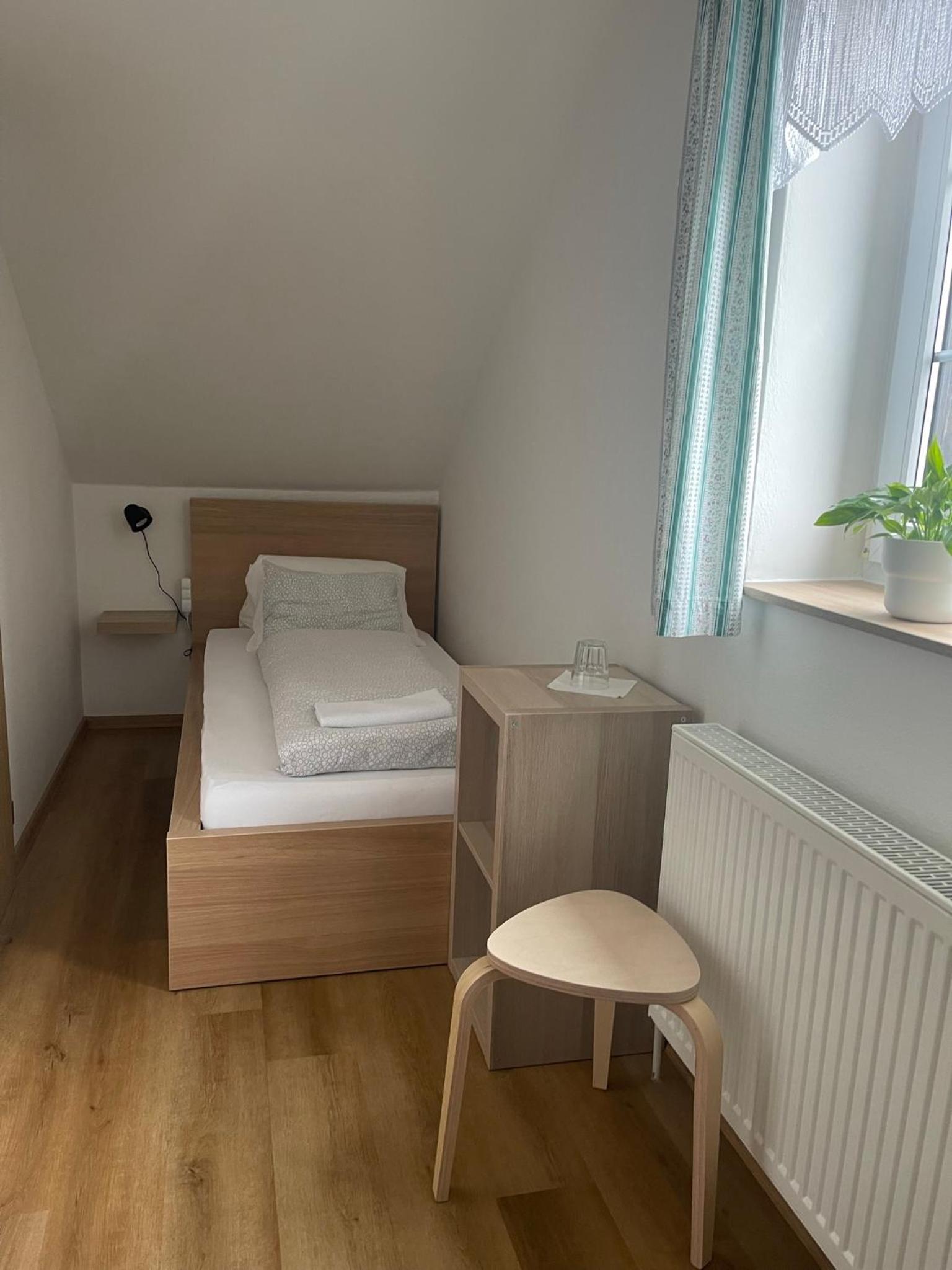 Single Room with Mountain View