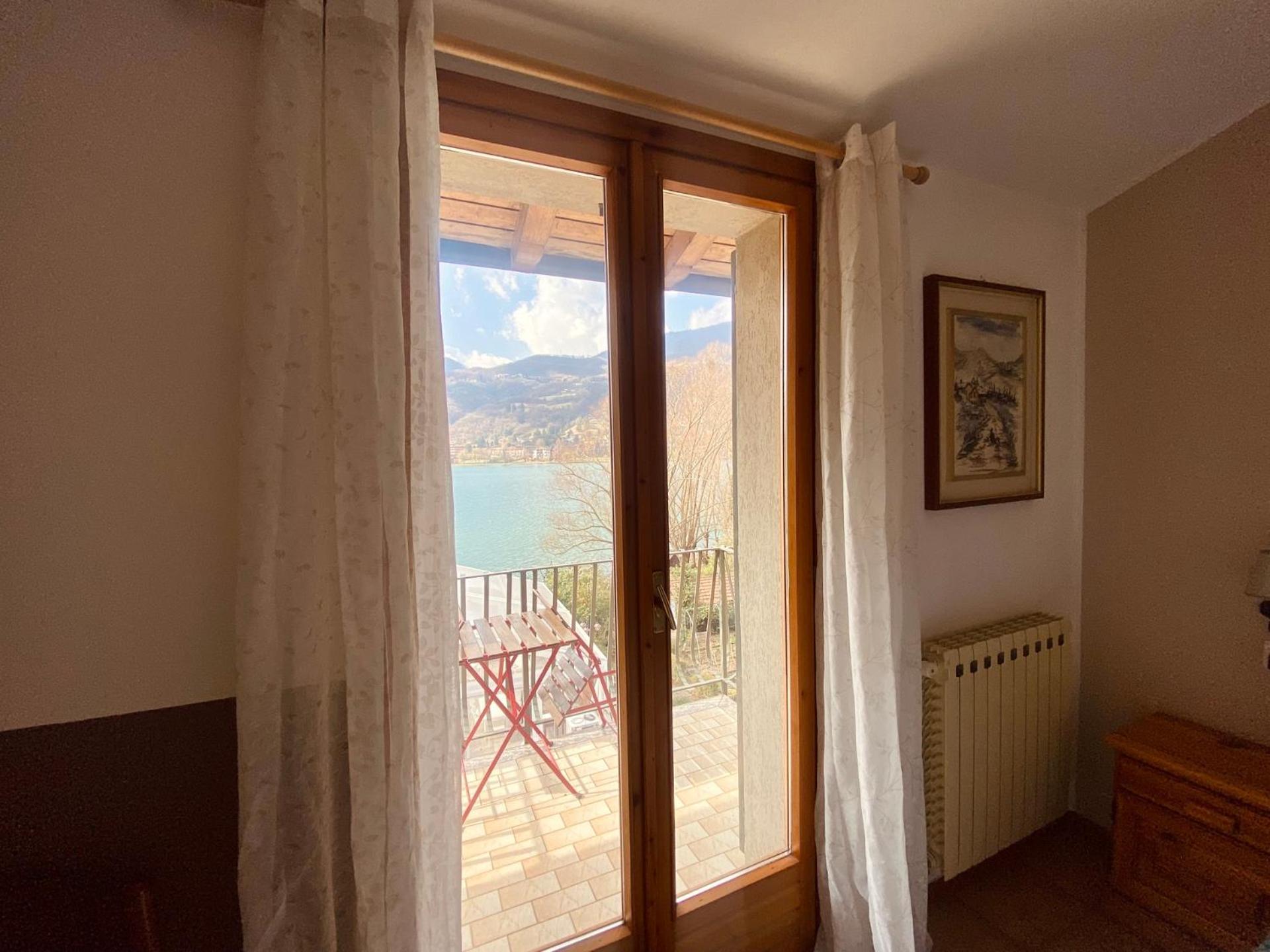 Double Room with Lake View photo 2
