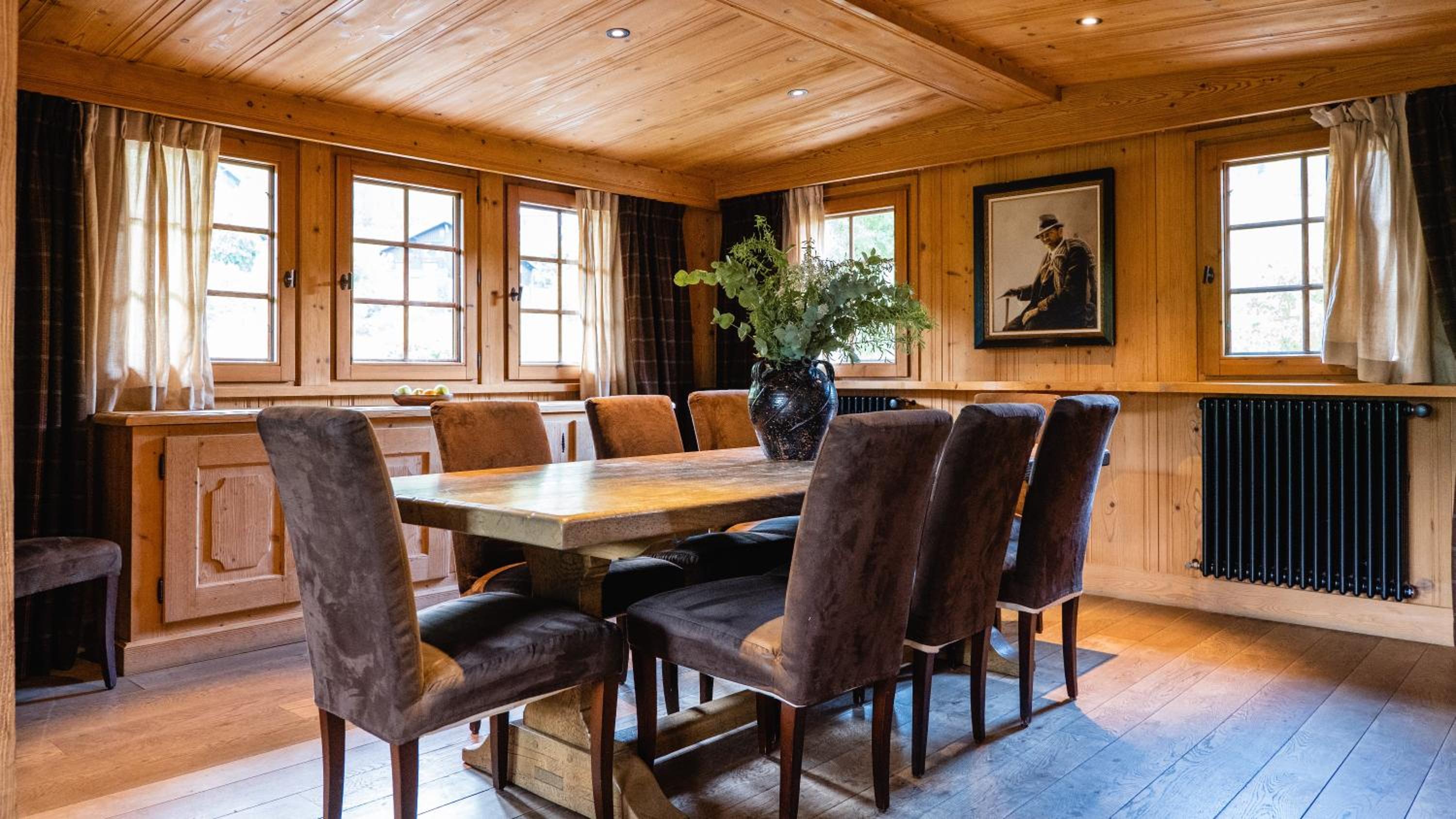 Clovis, Four-Bedroom Chalet photo 3
