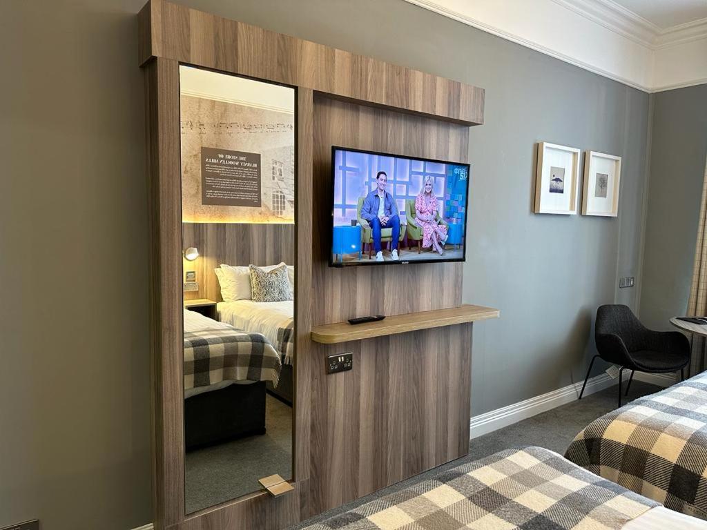 Classic Double Room with Two Double Beds - Non-Smoking
