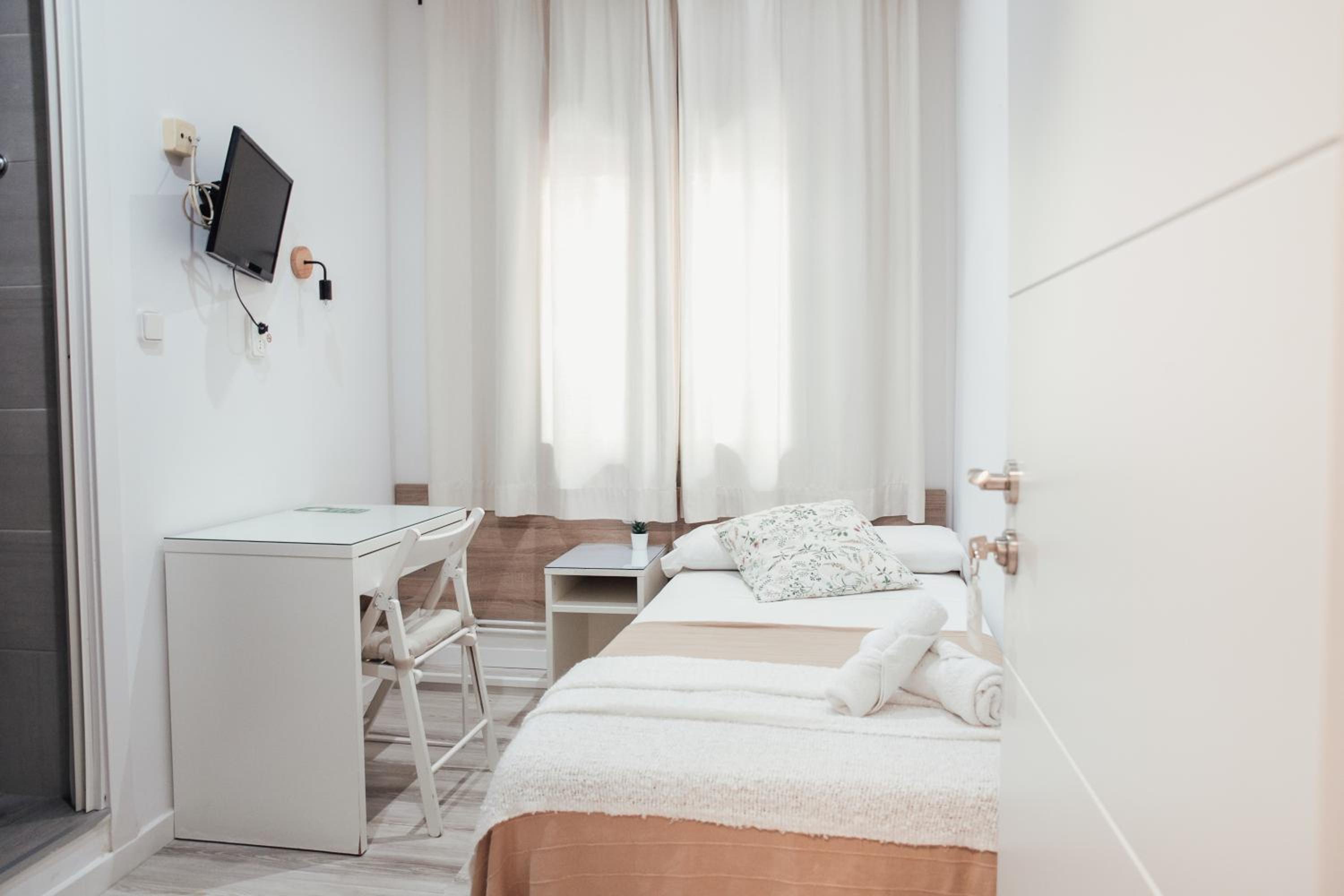Single Room photo 2