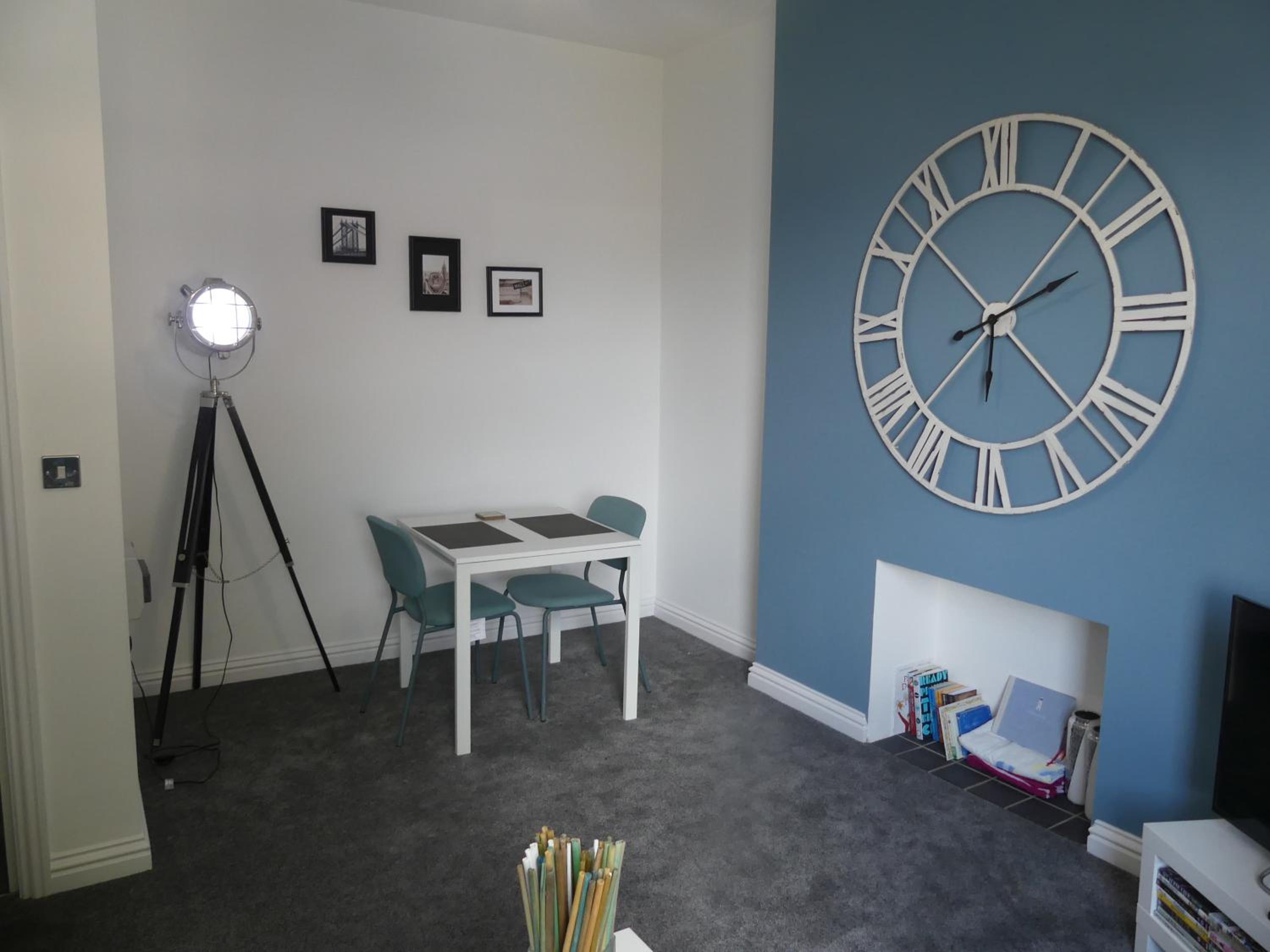 One-Bedroom Apartment photo 3
