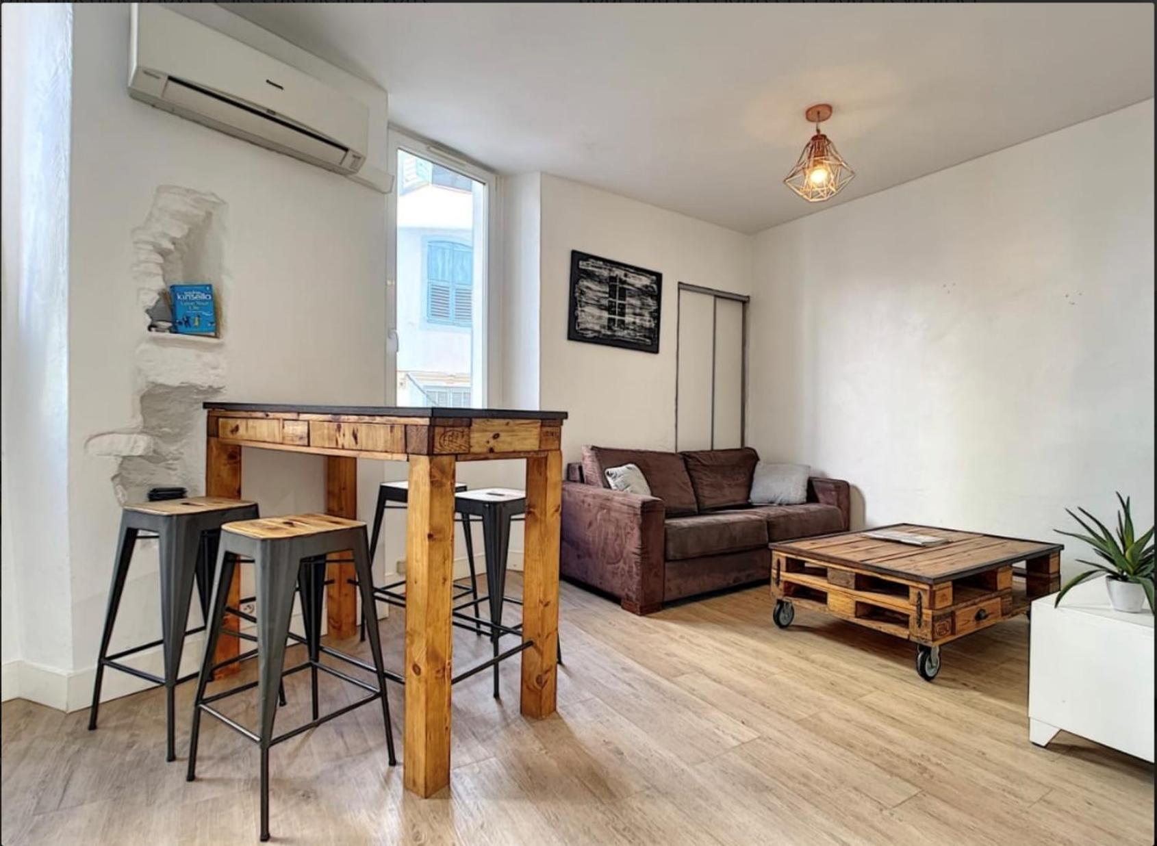 Apartment photo 2