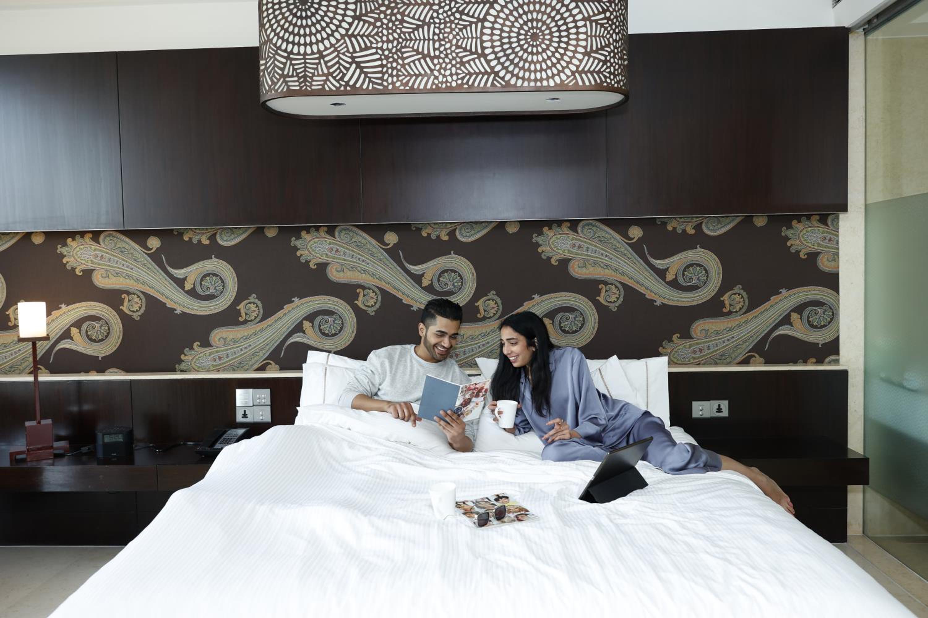 Royal One-Bedroom Suite with Club Lounge Access - Photo 8