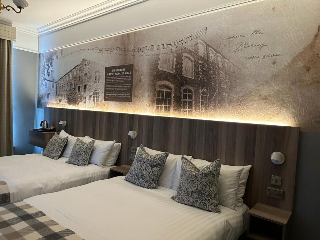 Classic Double Room with Two Double Beds - Non-Smoking thumbnail 5