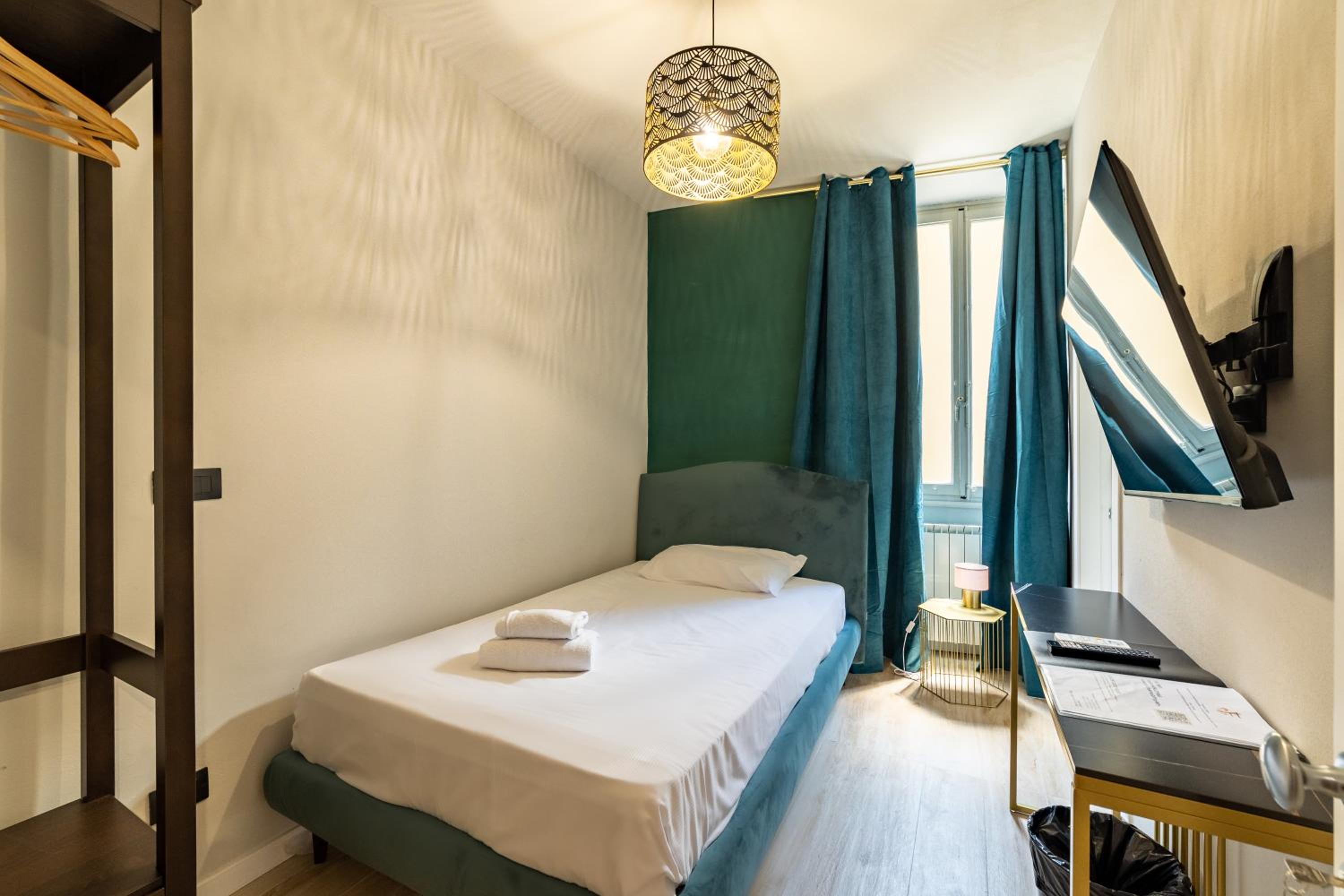 Single Room with Private Bathroom