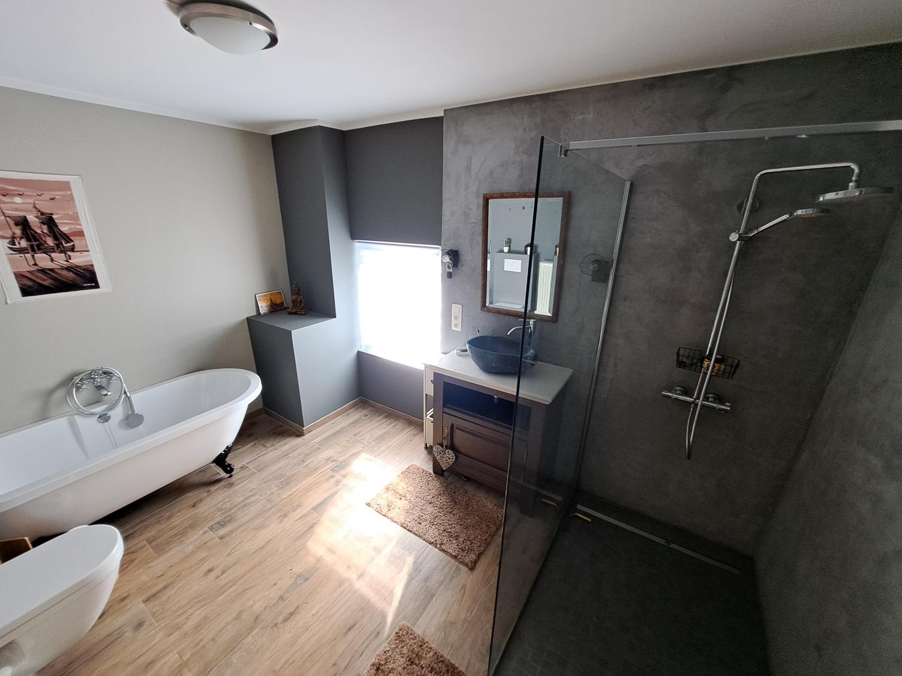 Four-Bedroom House photo 2