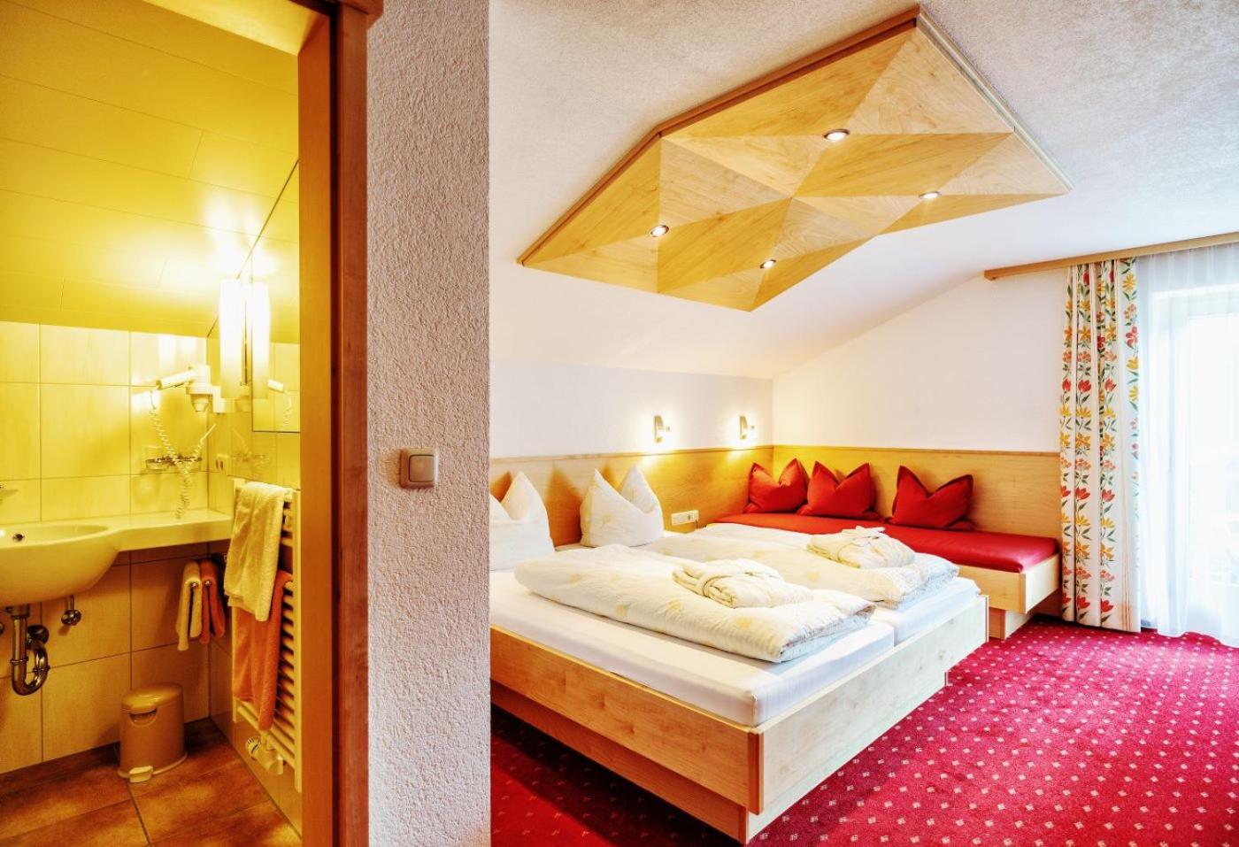 Triple Room with Balcony photo 3