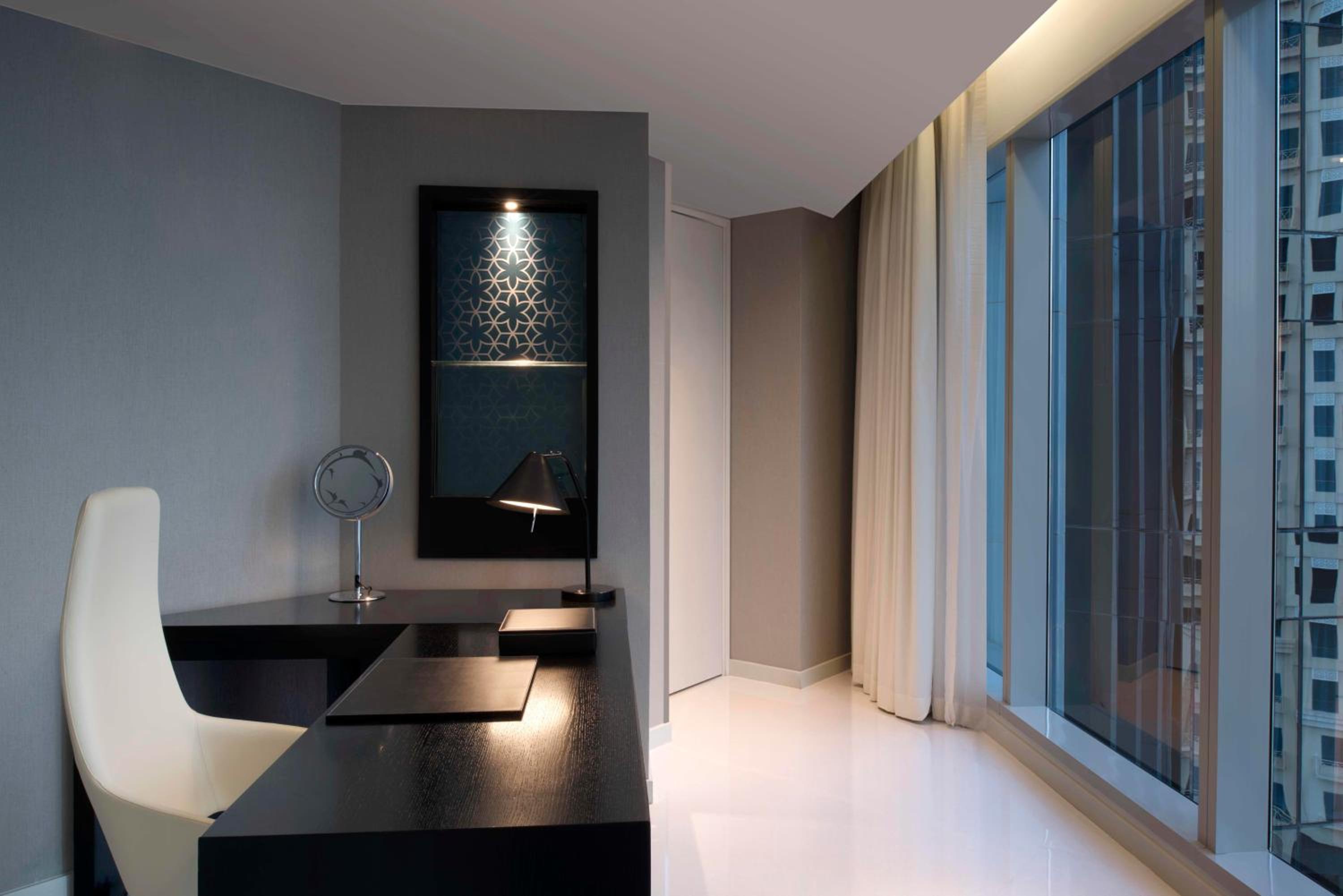 Urban One-Bedroom Junior King Suite with Sea View - Photo 4