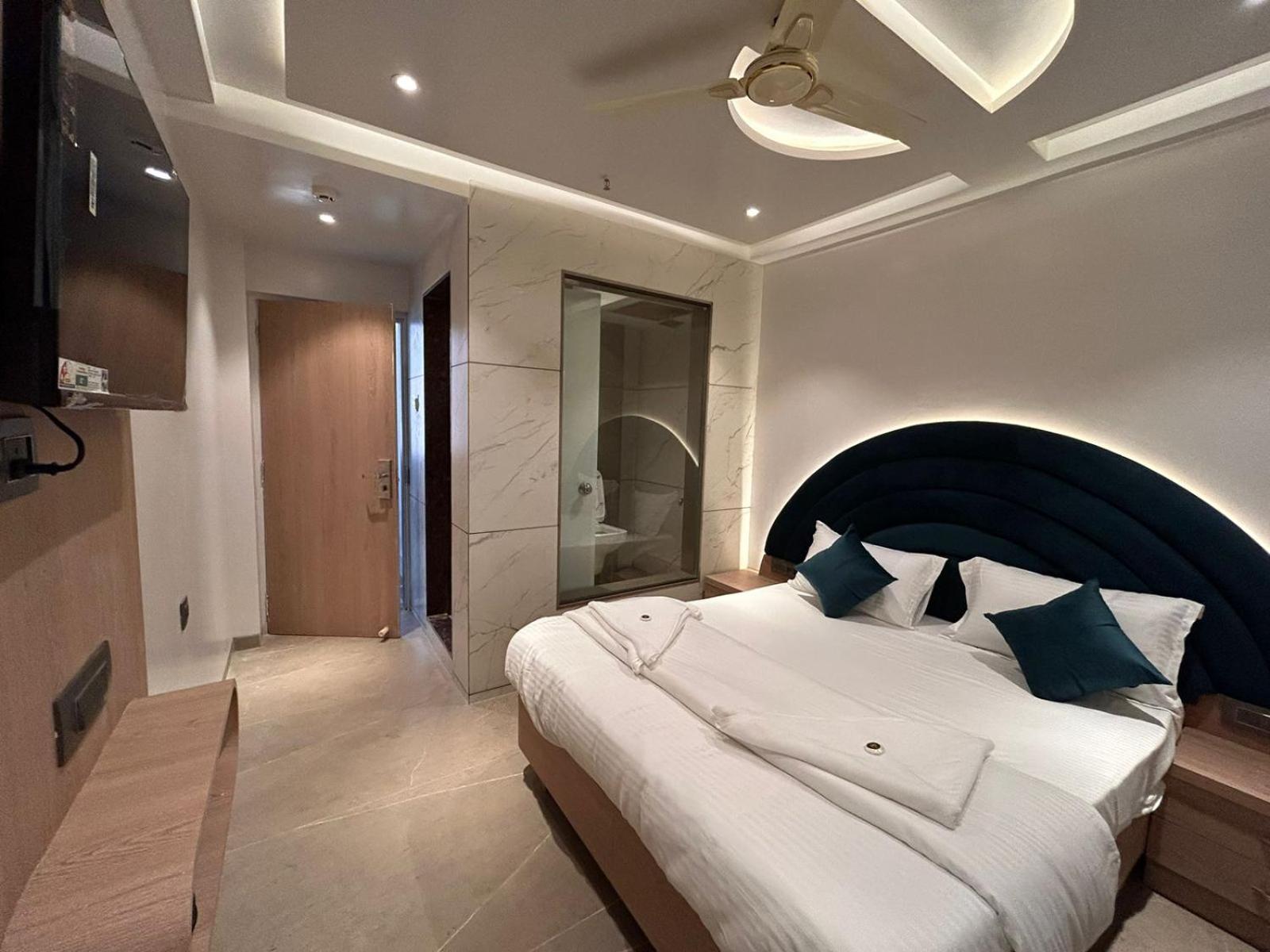 Standard Double Room photo 2