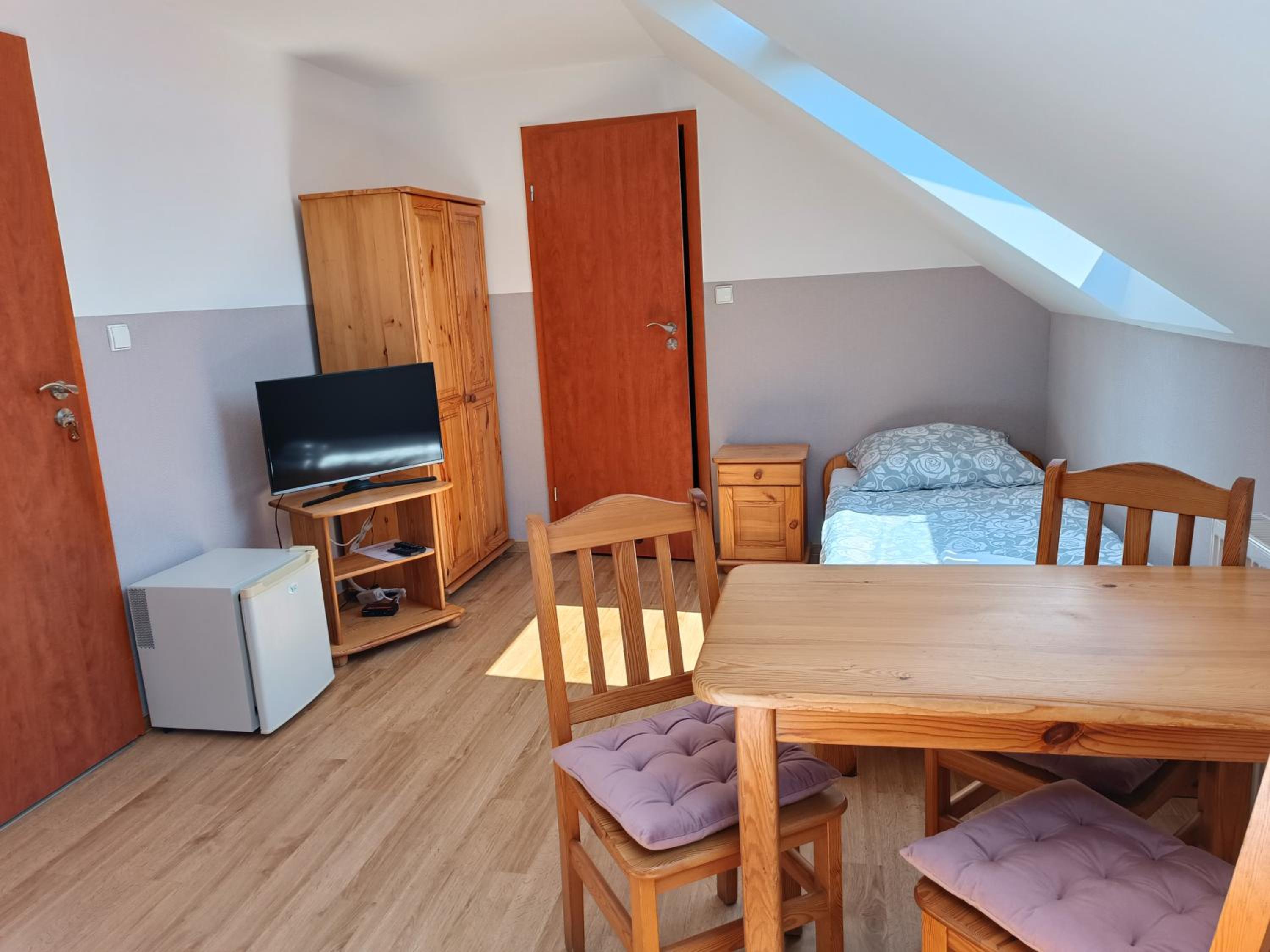 Triple Room with Private Bathroom photo 3