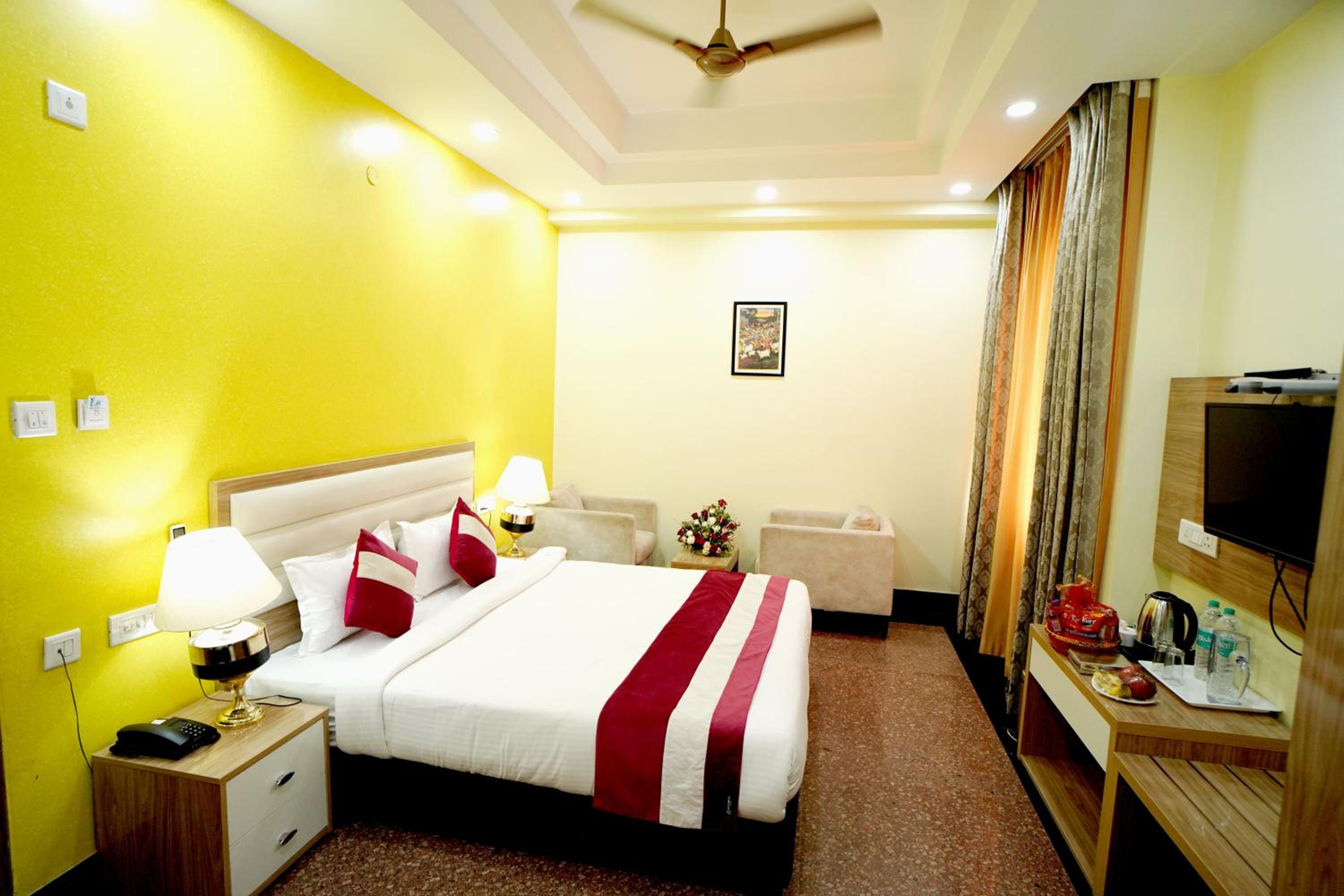 Deluxe Double Room - Photo 12