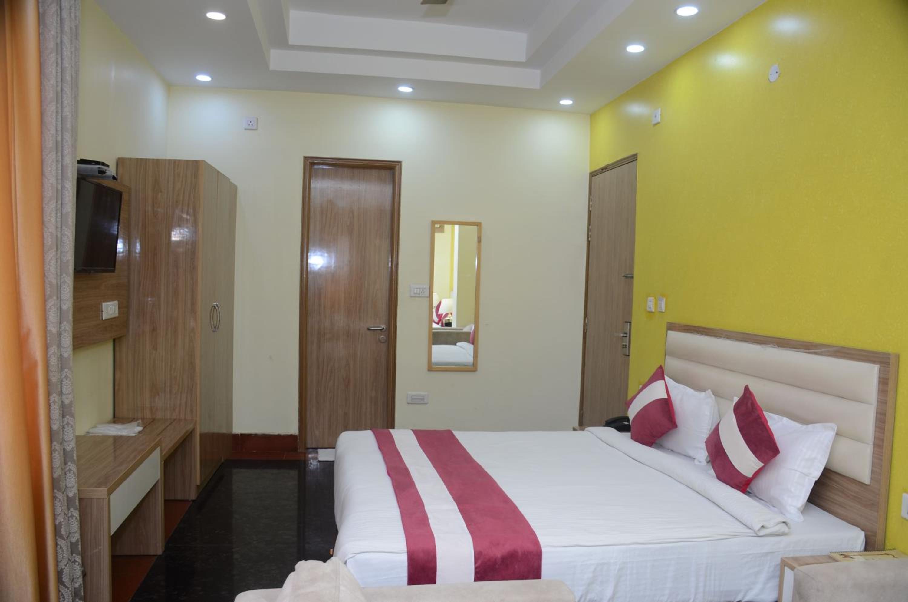 Deluxe Family Room - Photo 7