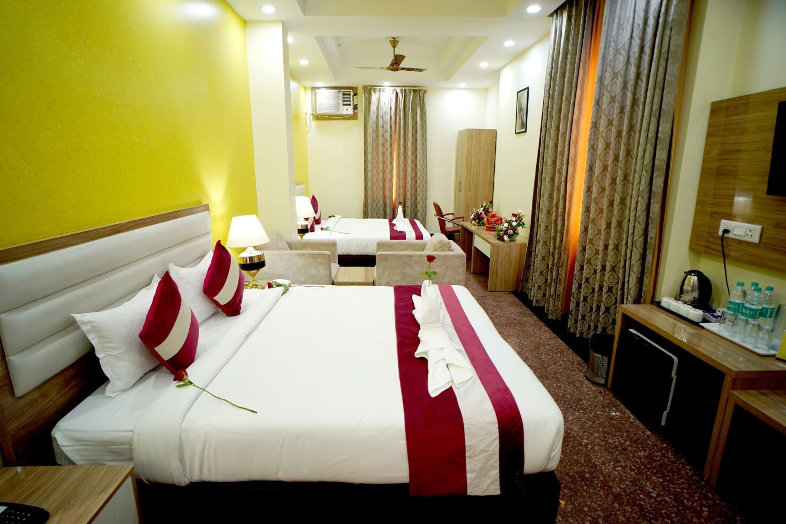 Deluxe Family Room - Photo 15