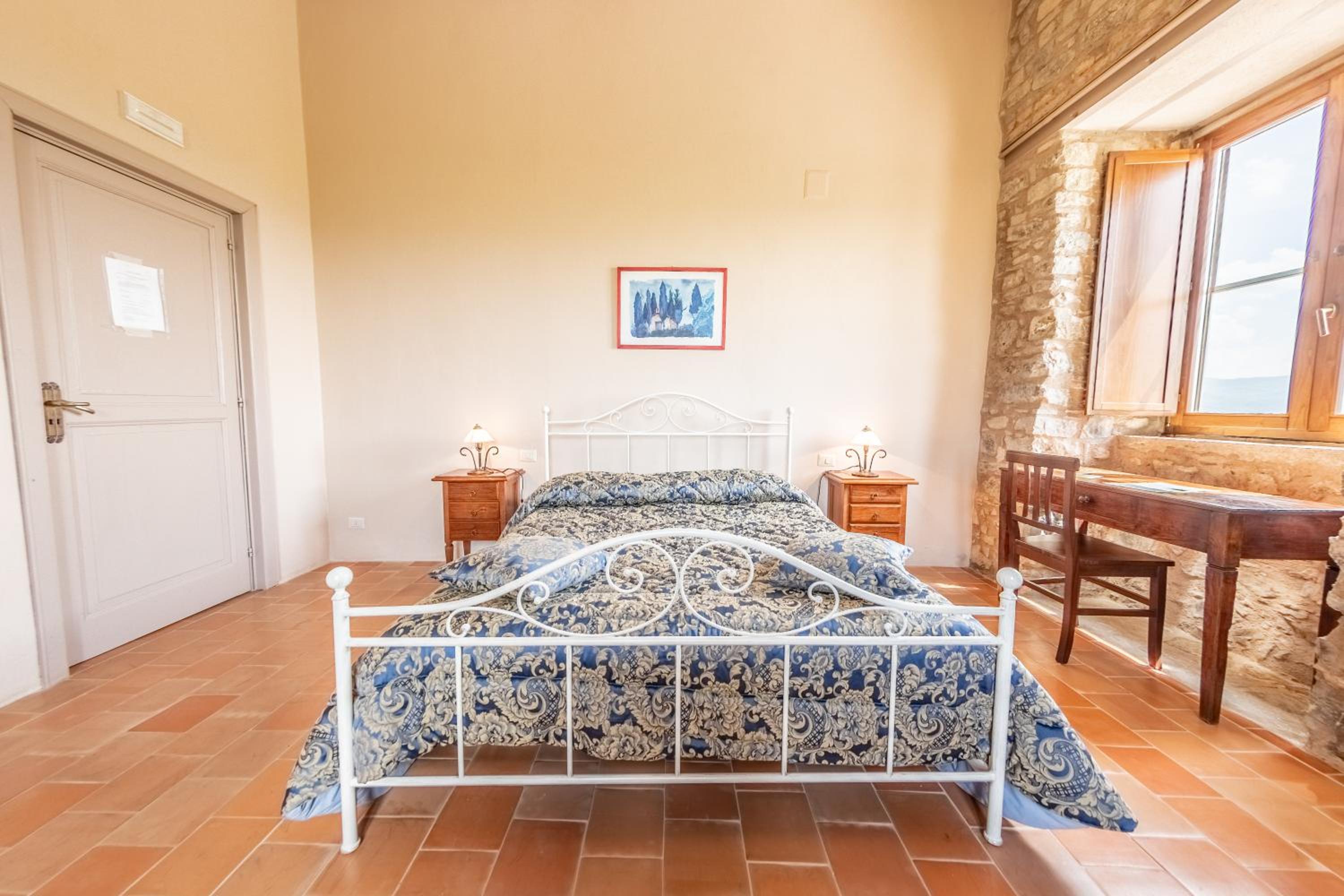 Double Room - Photo 4
