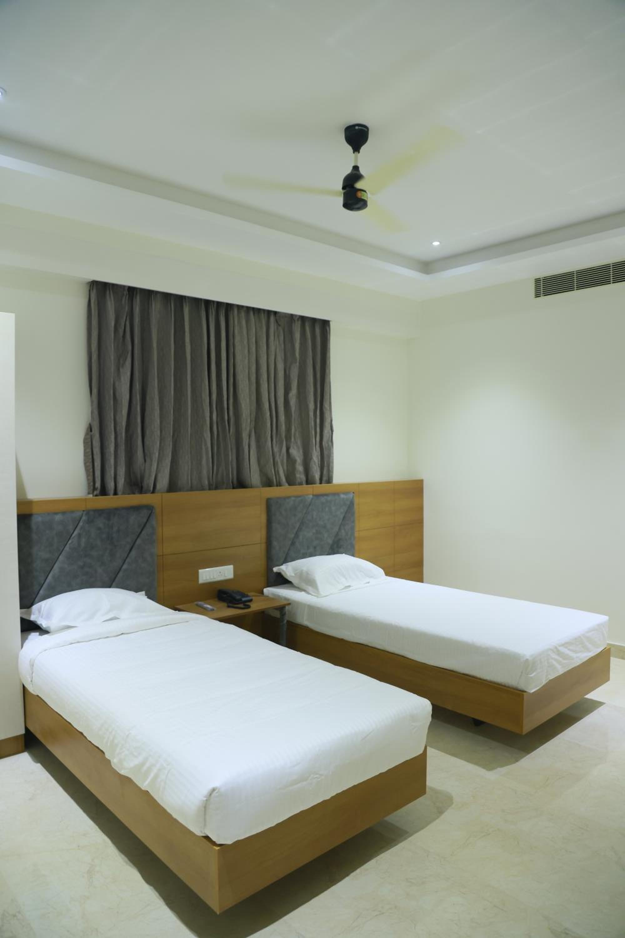 Double Room With Private Bathroom photo 3