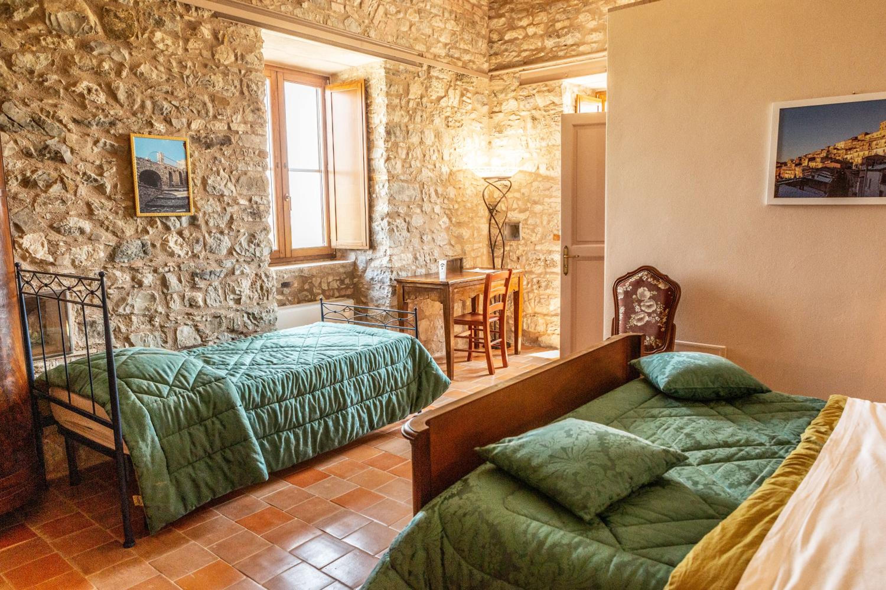 Classic Triple Room - Photo 5