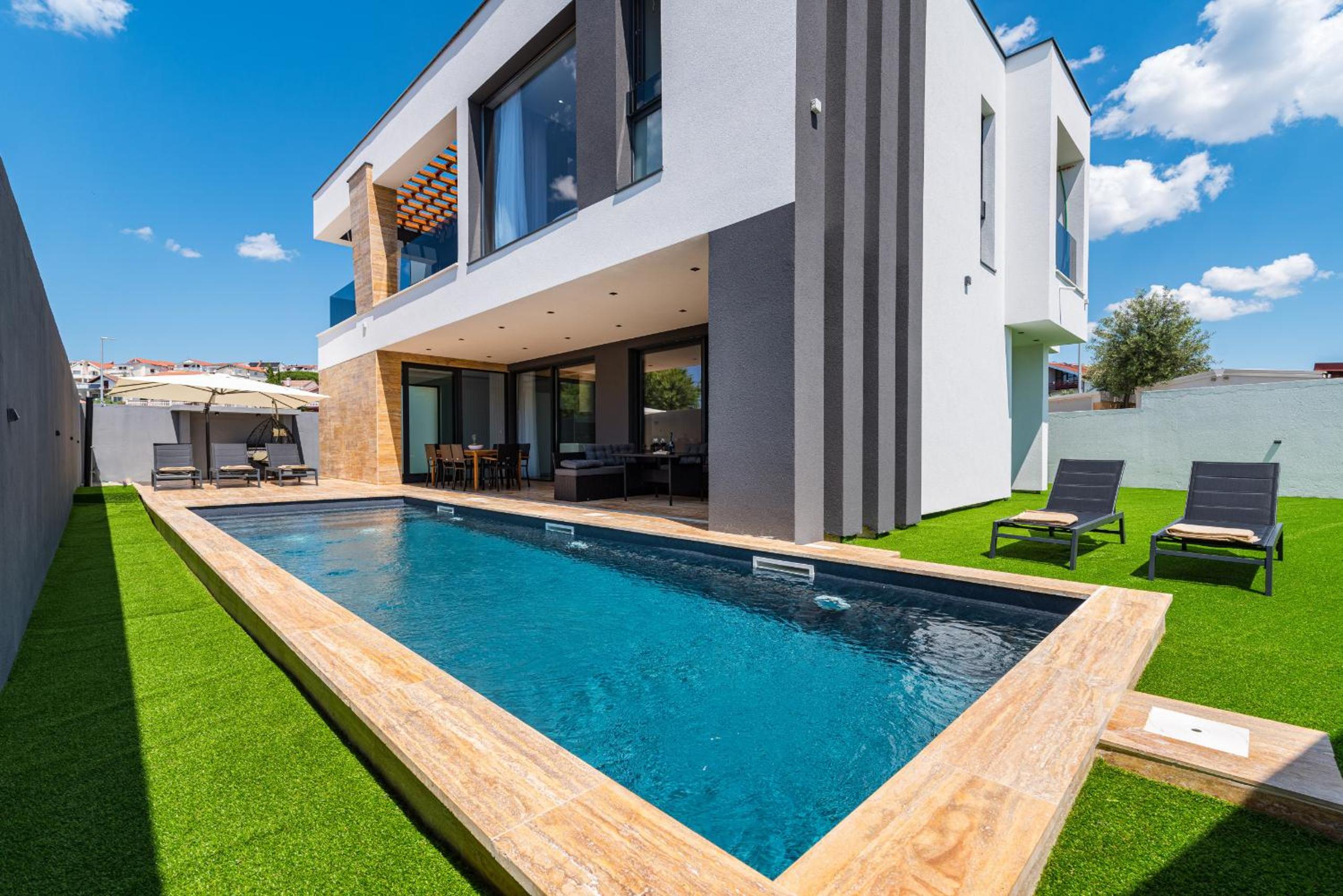 Villa With Private Pool photo 3