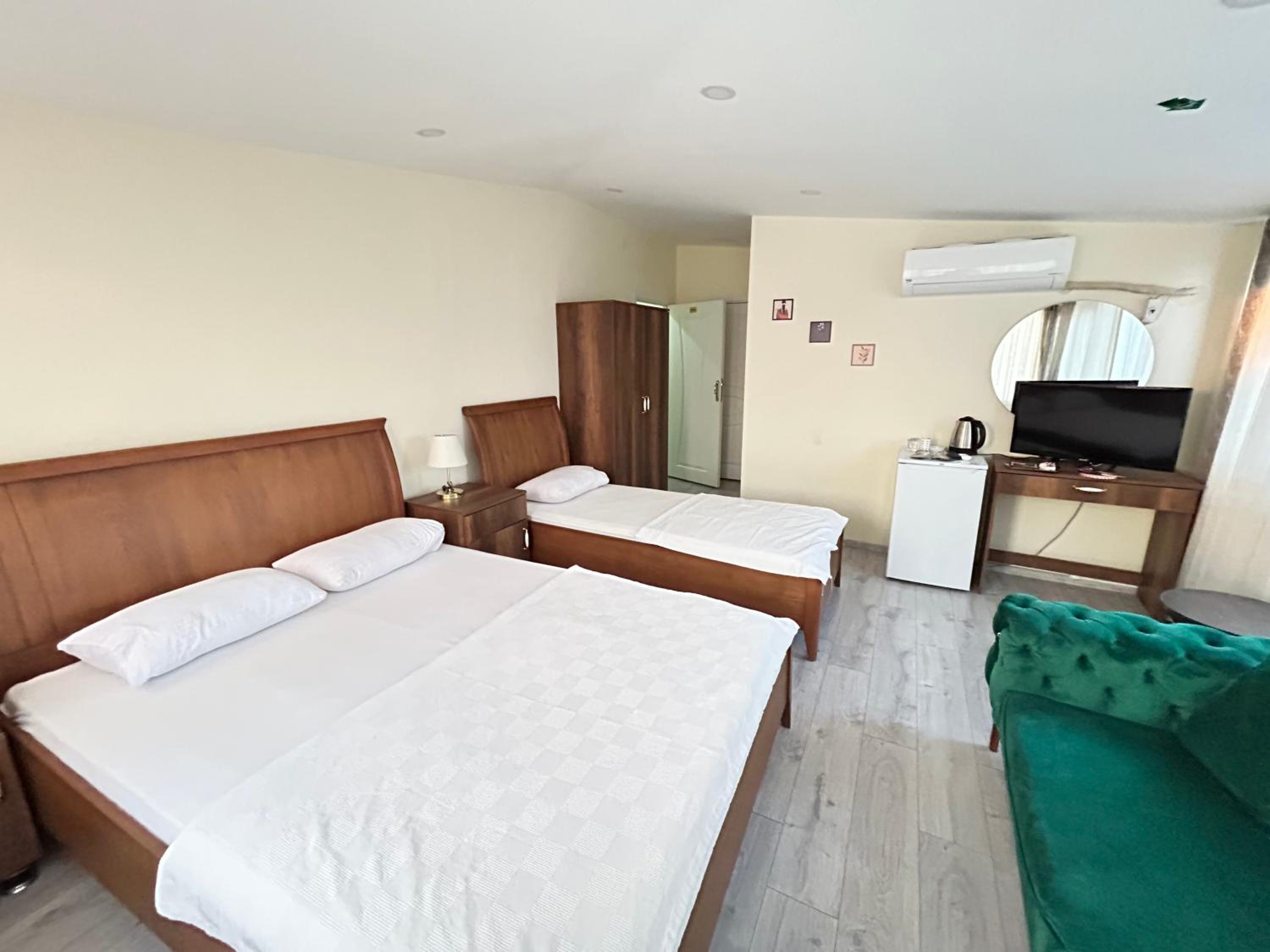 Deluxe Family Room