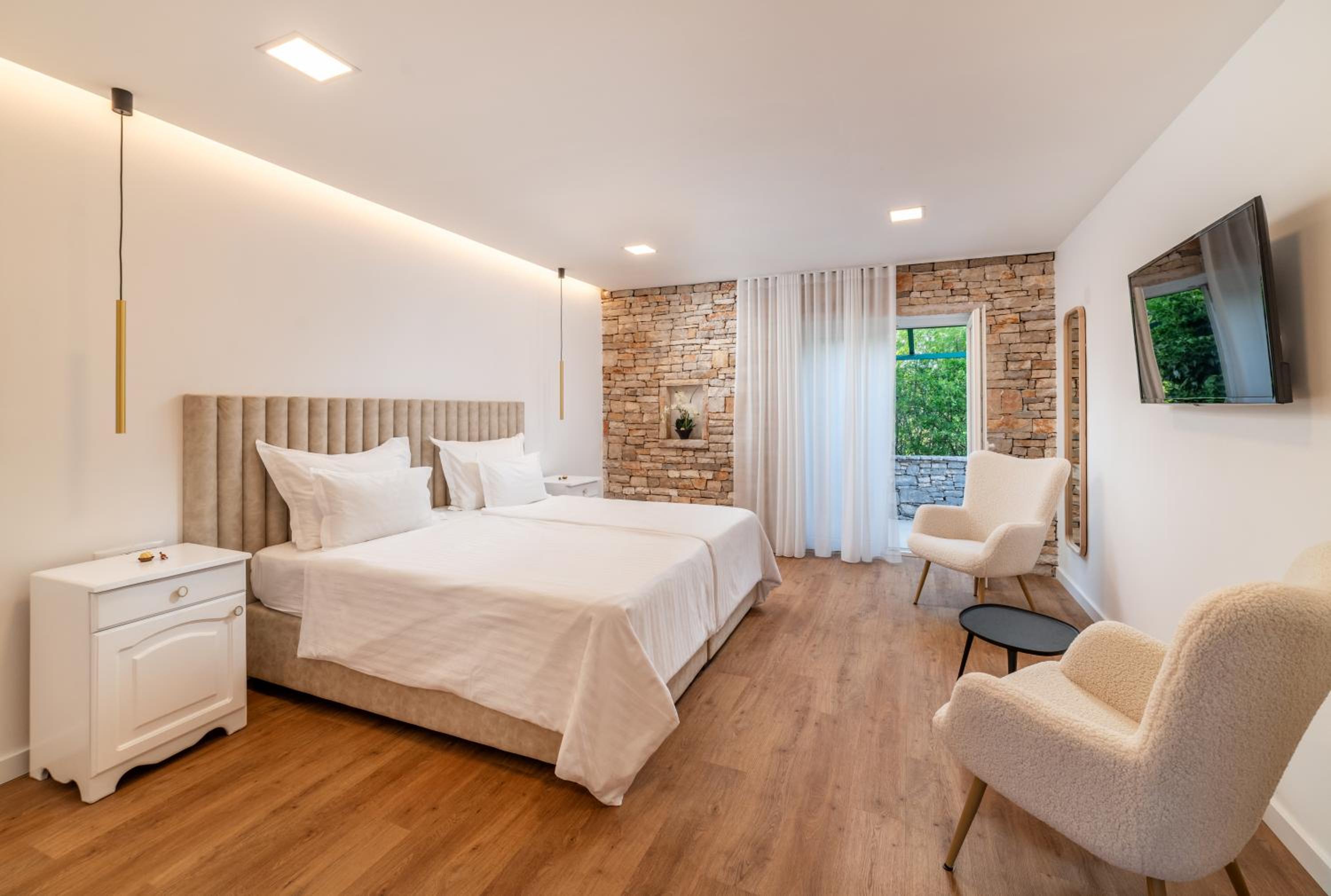 Deluxe Double Room with Balcony - Photo 1