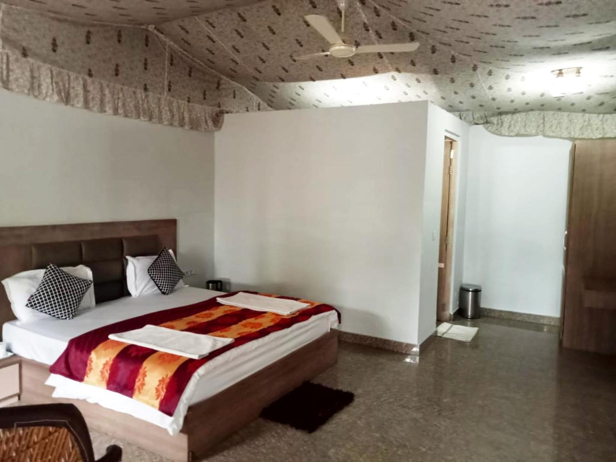 Deluxe Double Room - Photo 9