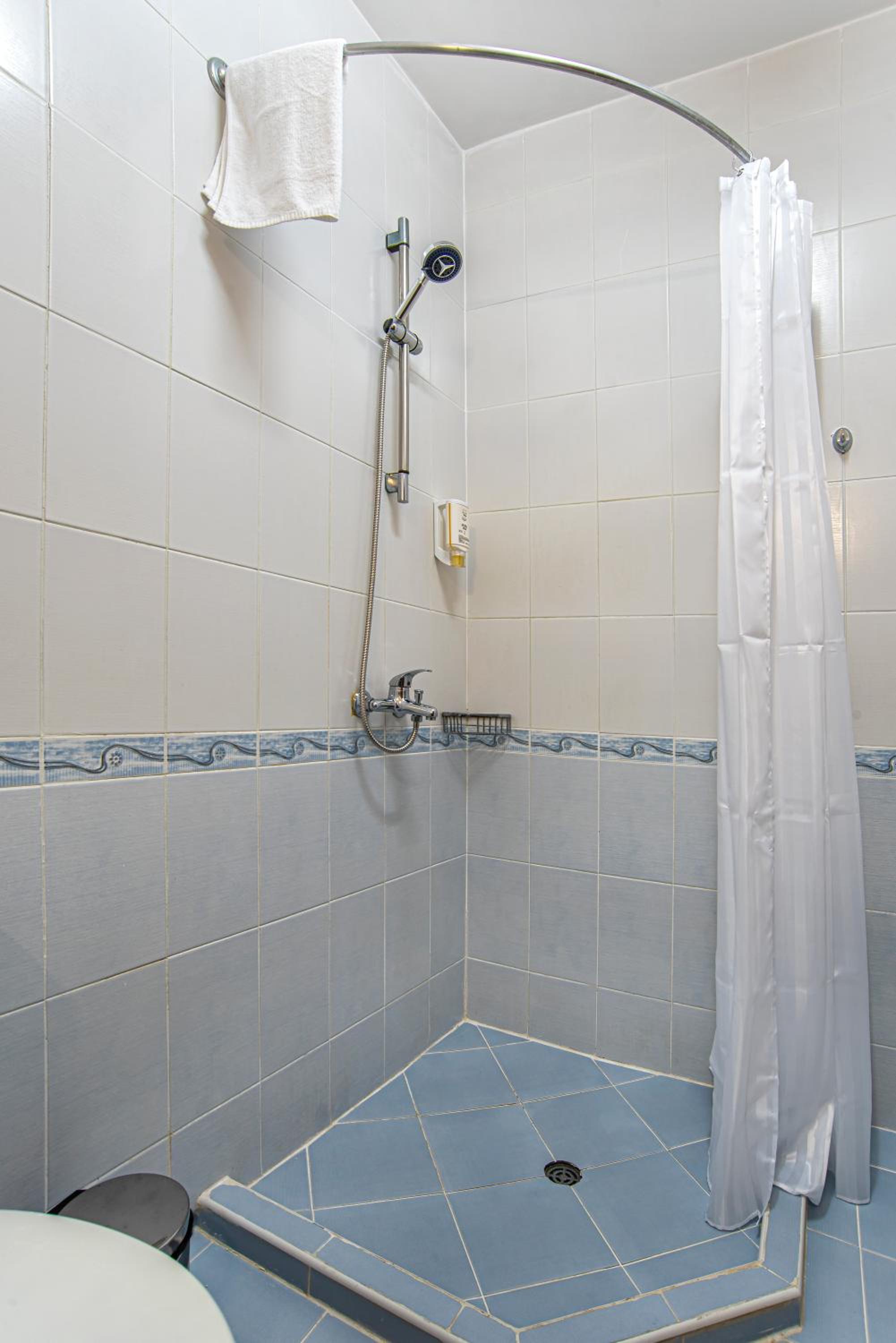 Economy Double Room photo 2