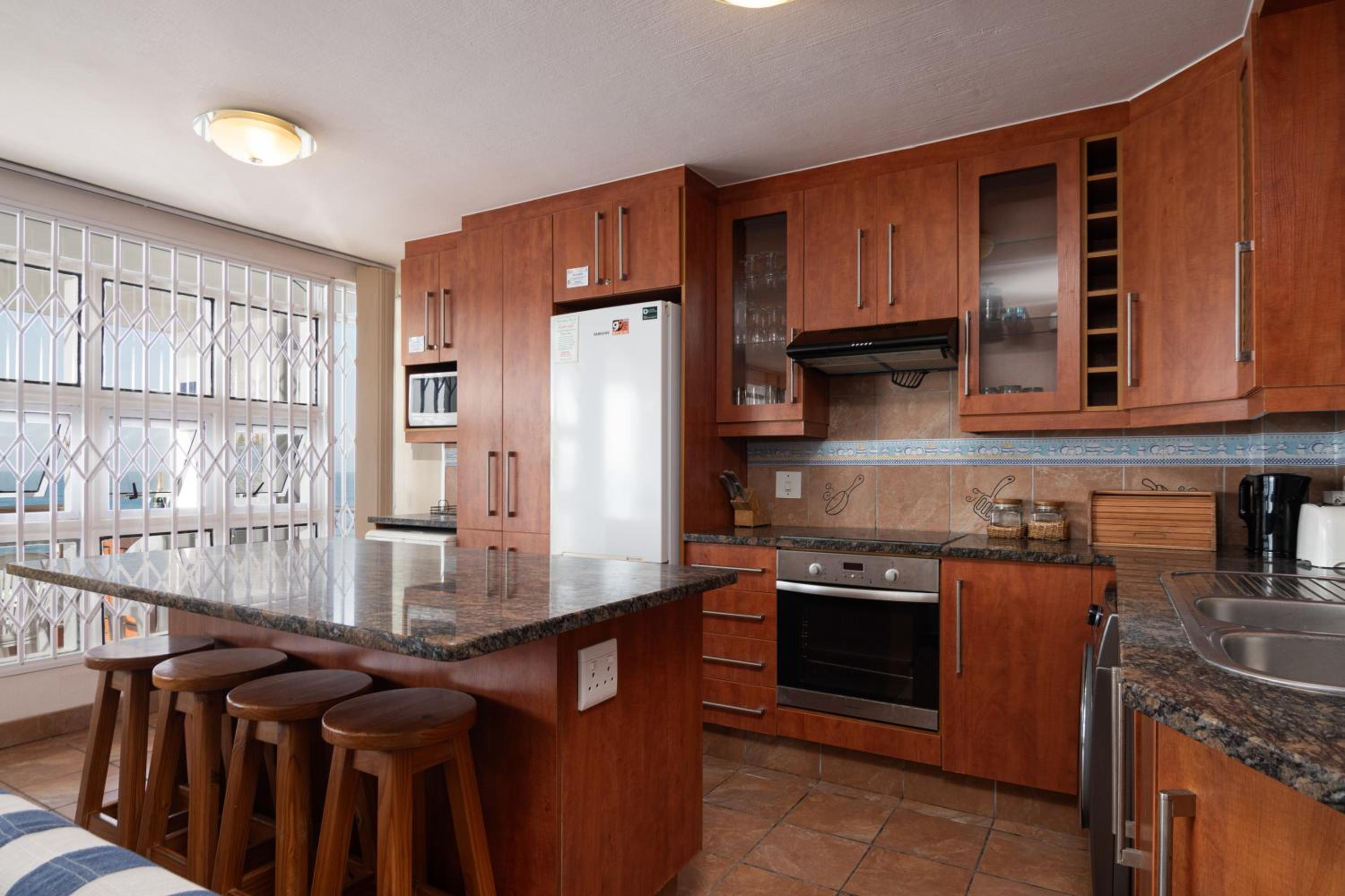 Apartment photo 2