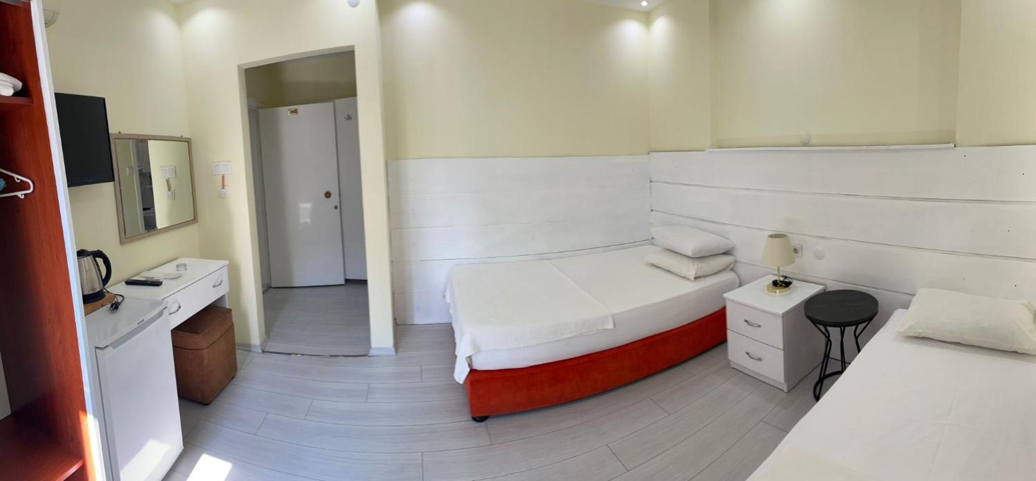 Standard Double Room photo 3