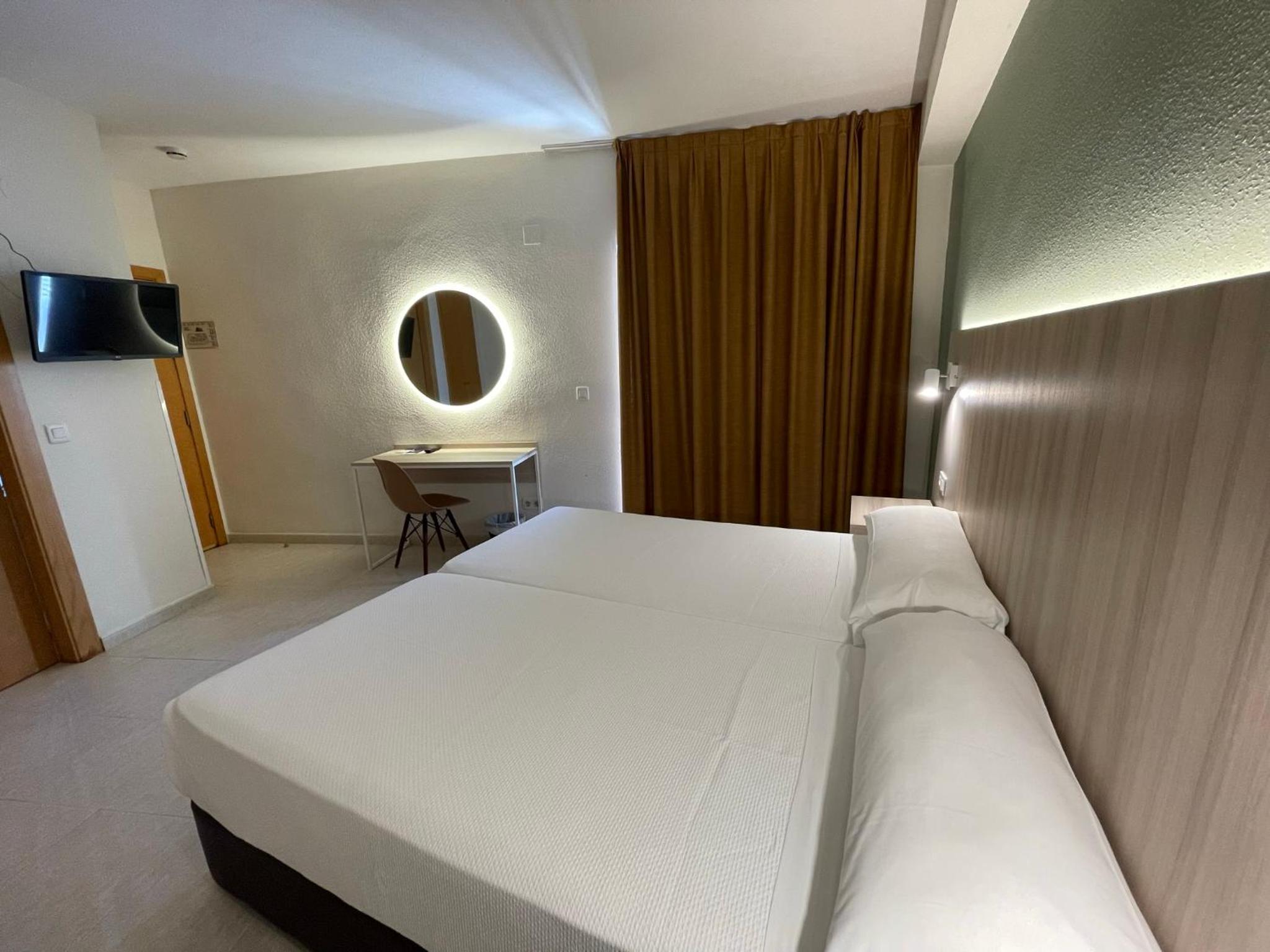 Budget Double or Twin Room photo 3