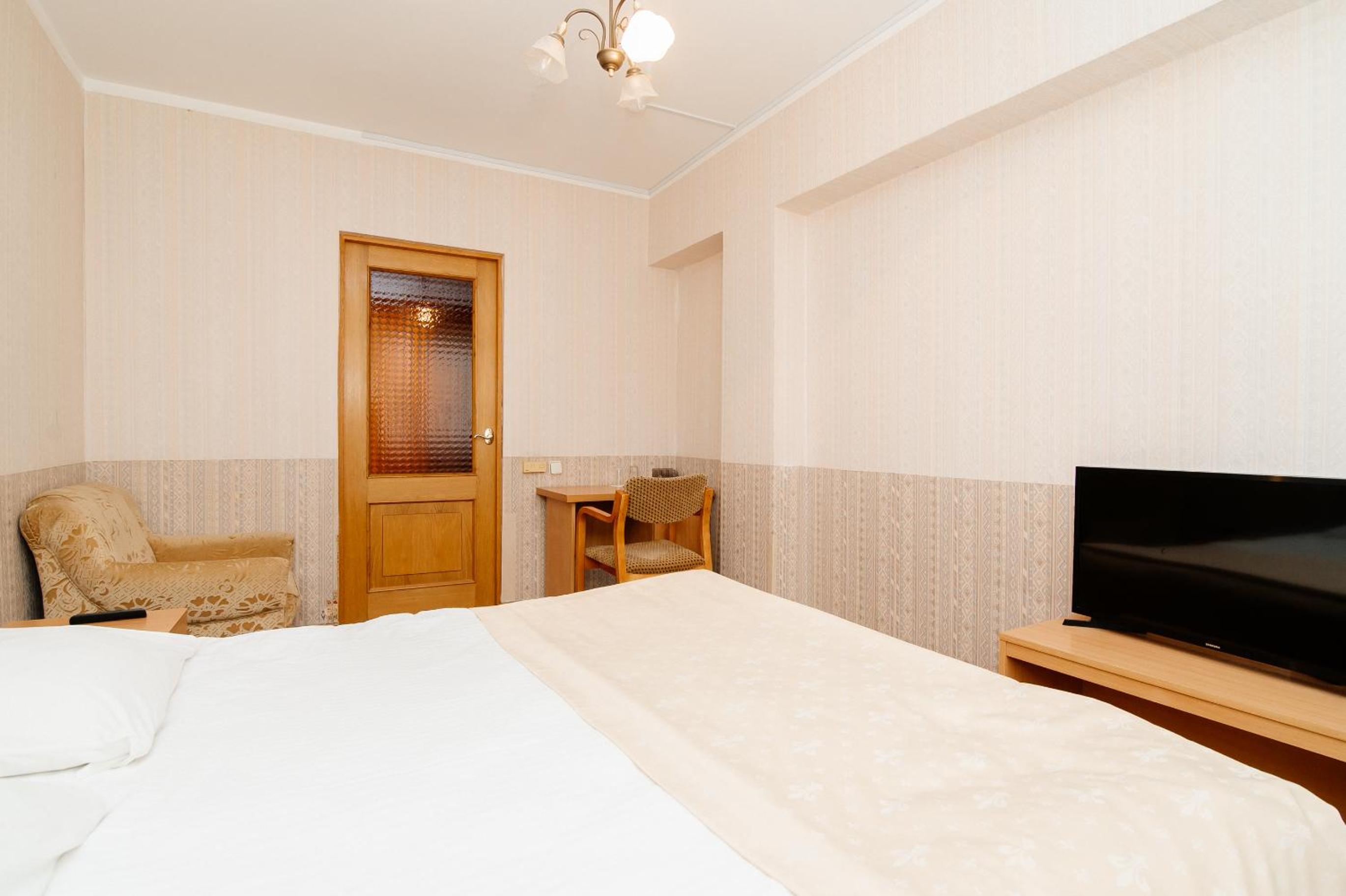 Standard Double or Twin Room photo 2