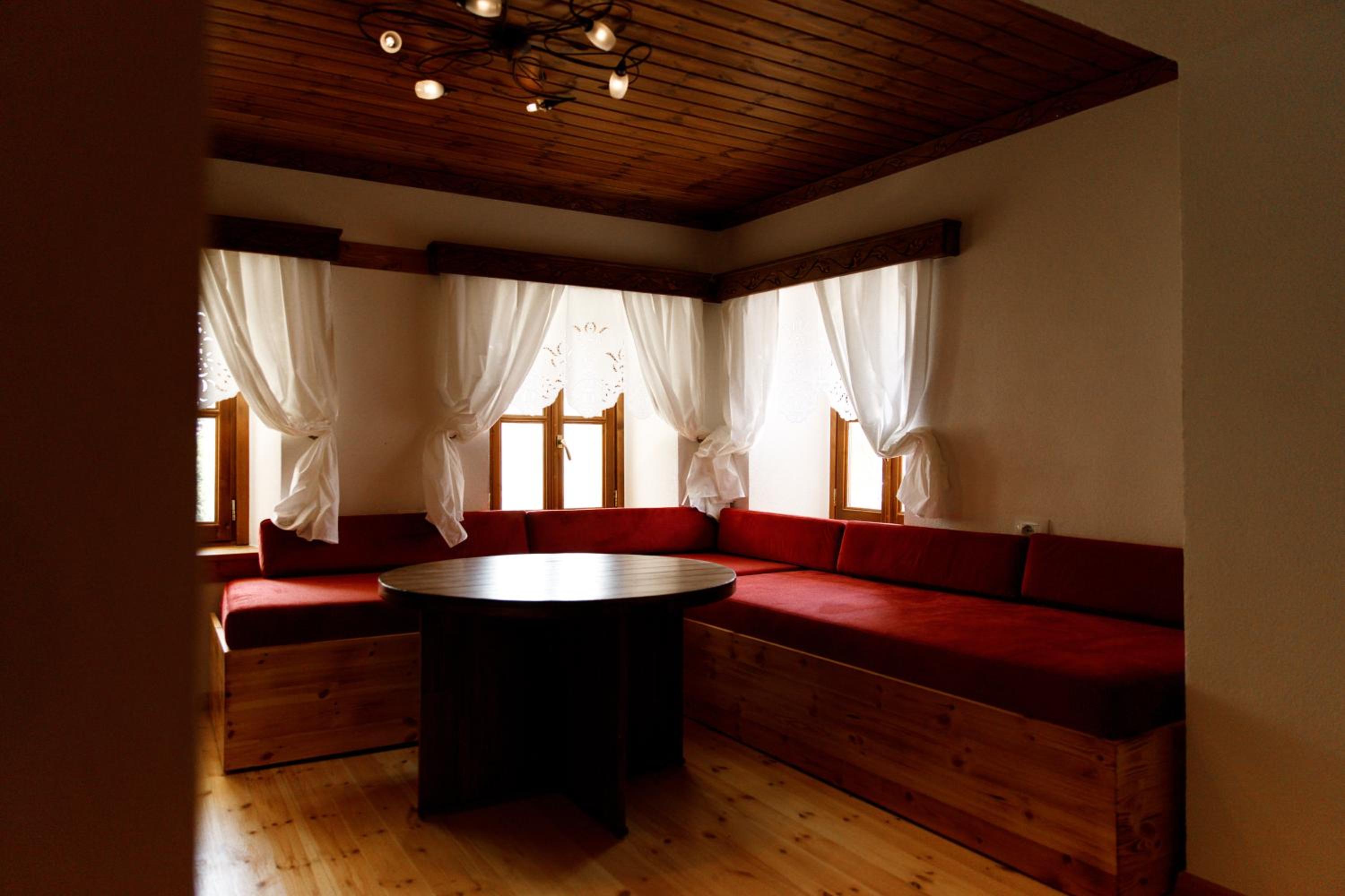 Deluxe Junior Suite photo 3