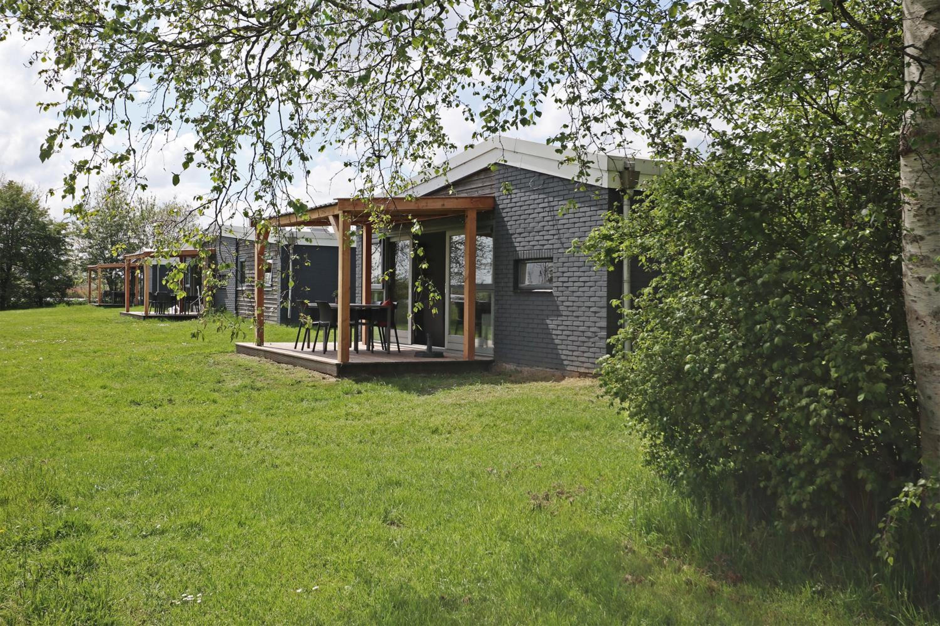 Bungalow with Garden View photo 2