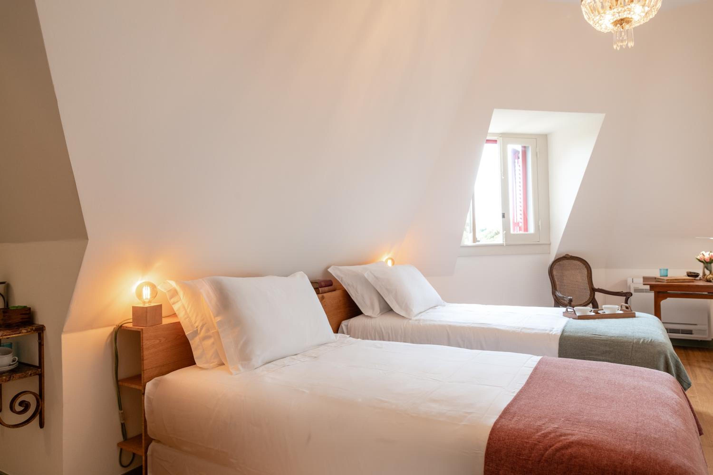 Cozy Double Room with Garden View - Photo 1