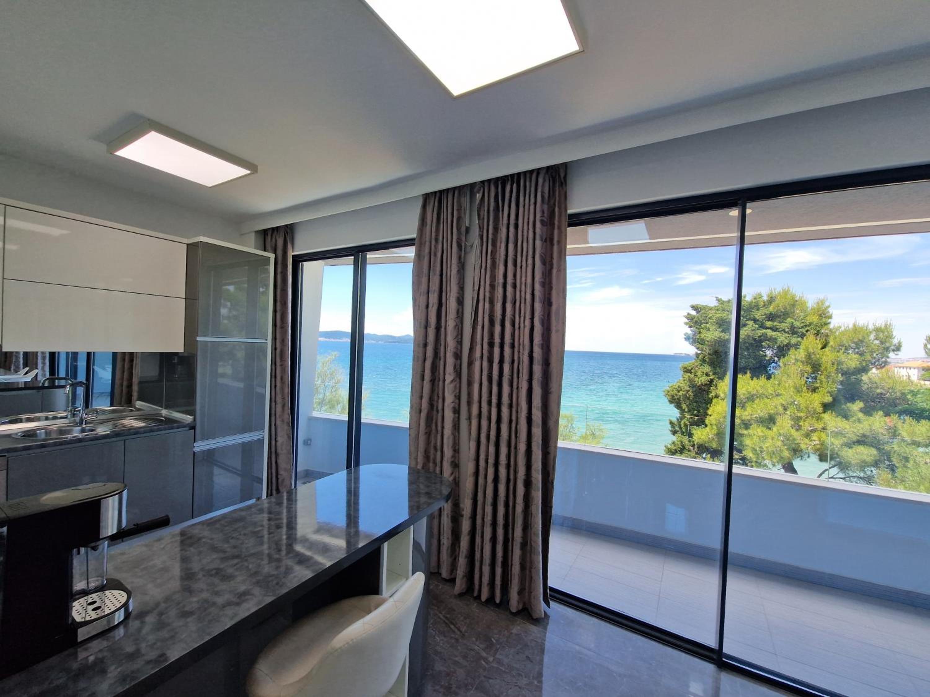 Two-Bedroom Penthouse Apartment with Sea View photo 2
