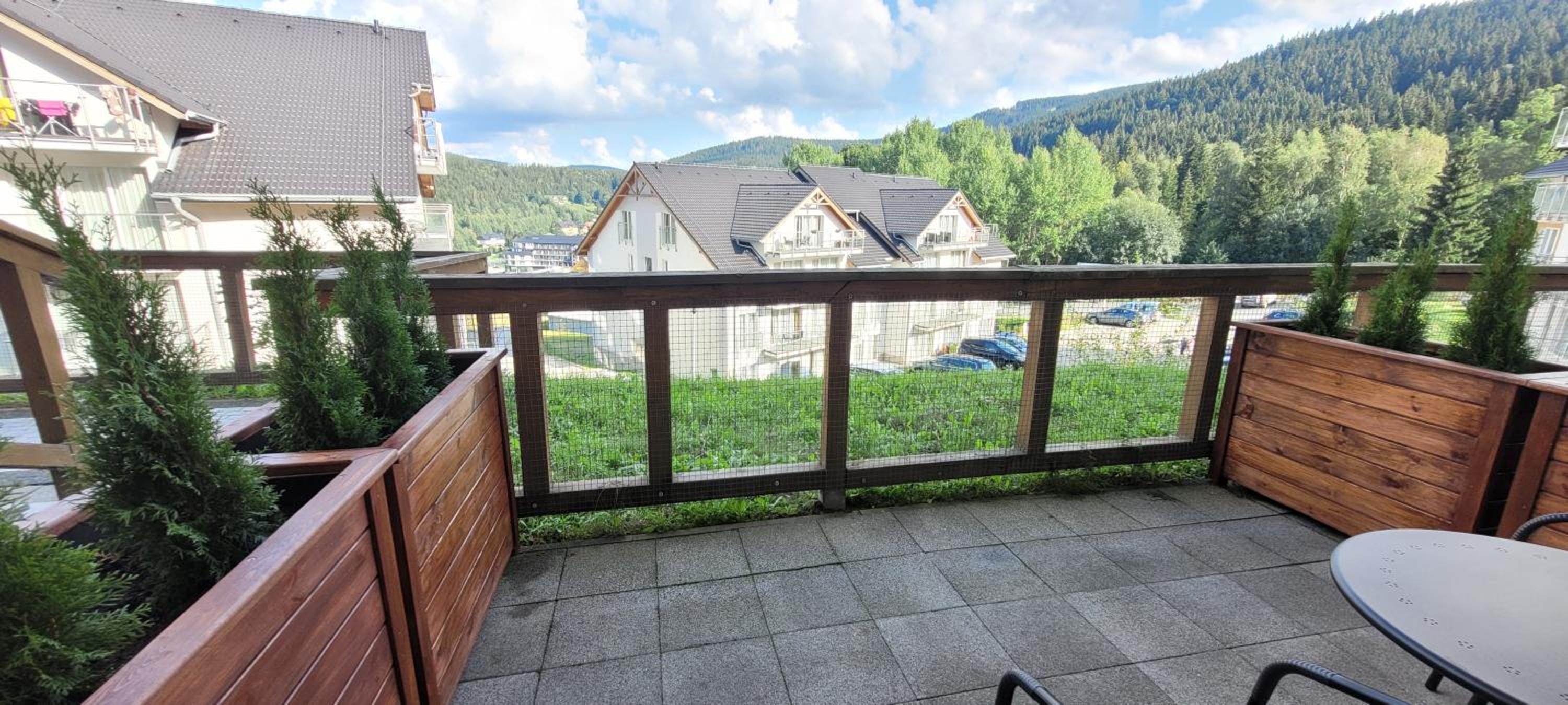Apartment with Mountain View photo 3