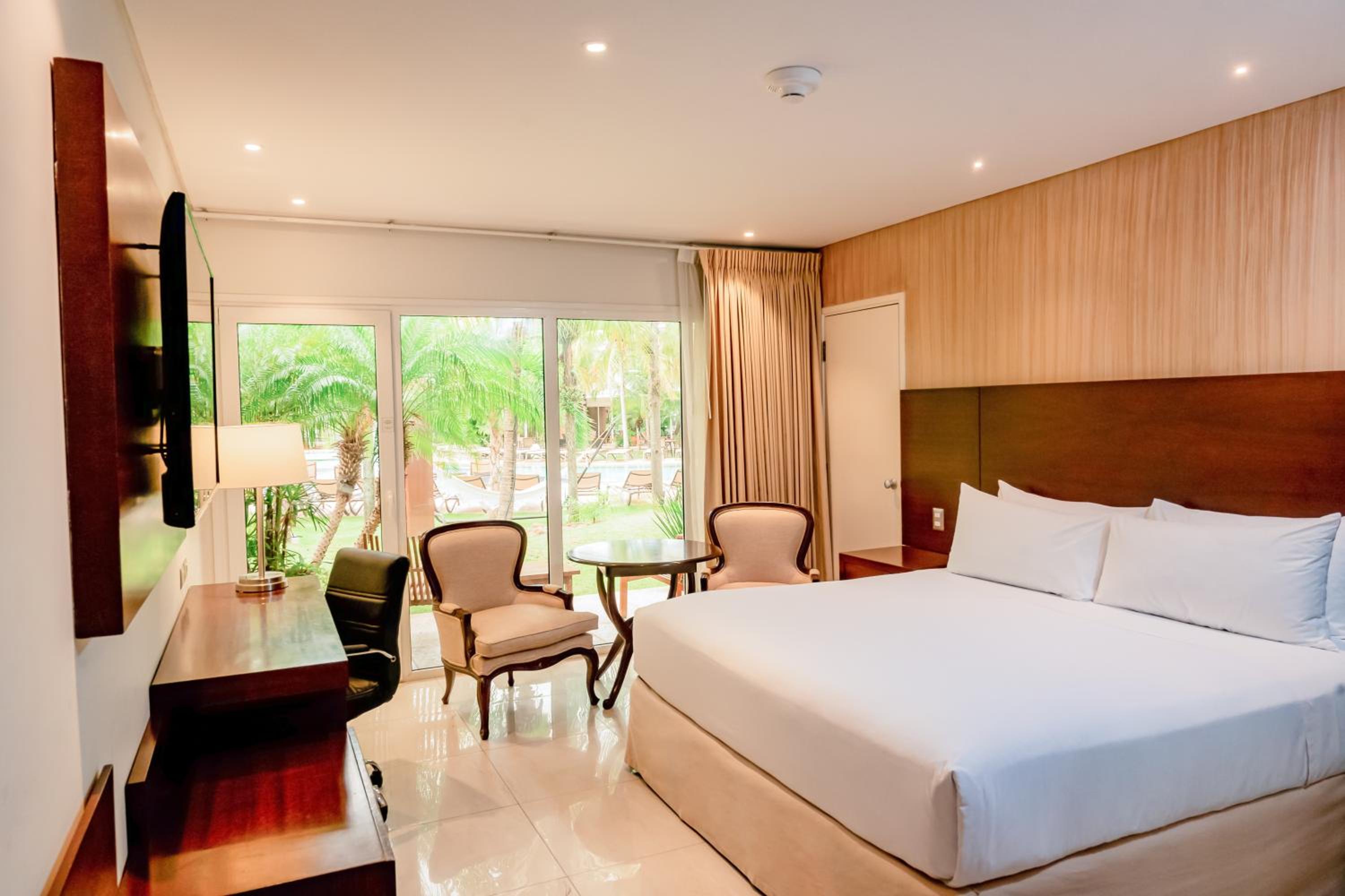 Poolside King Room