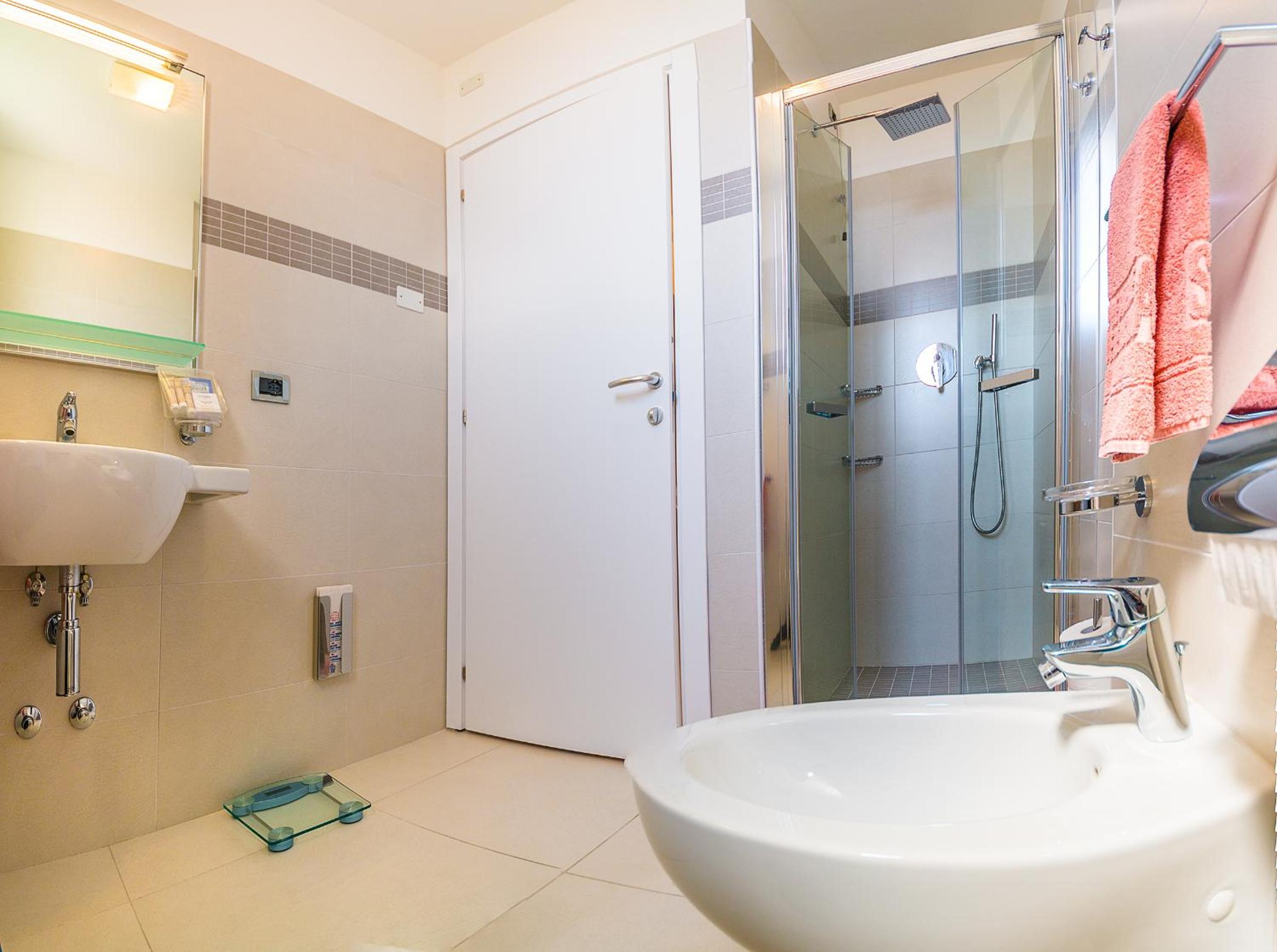 Deluxe Two-Bedroom Apartment (7 Adults)  - Photo 5