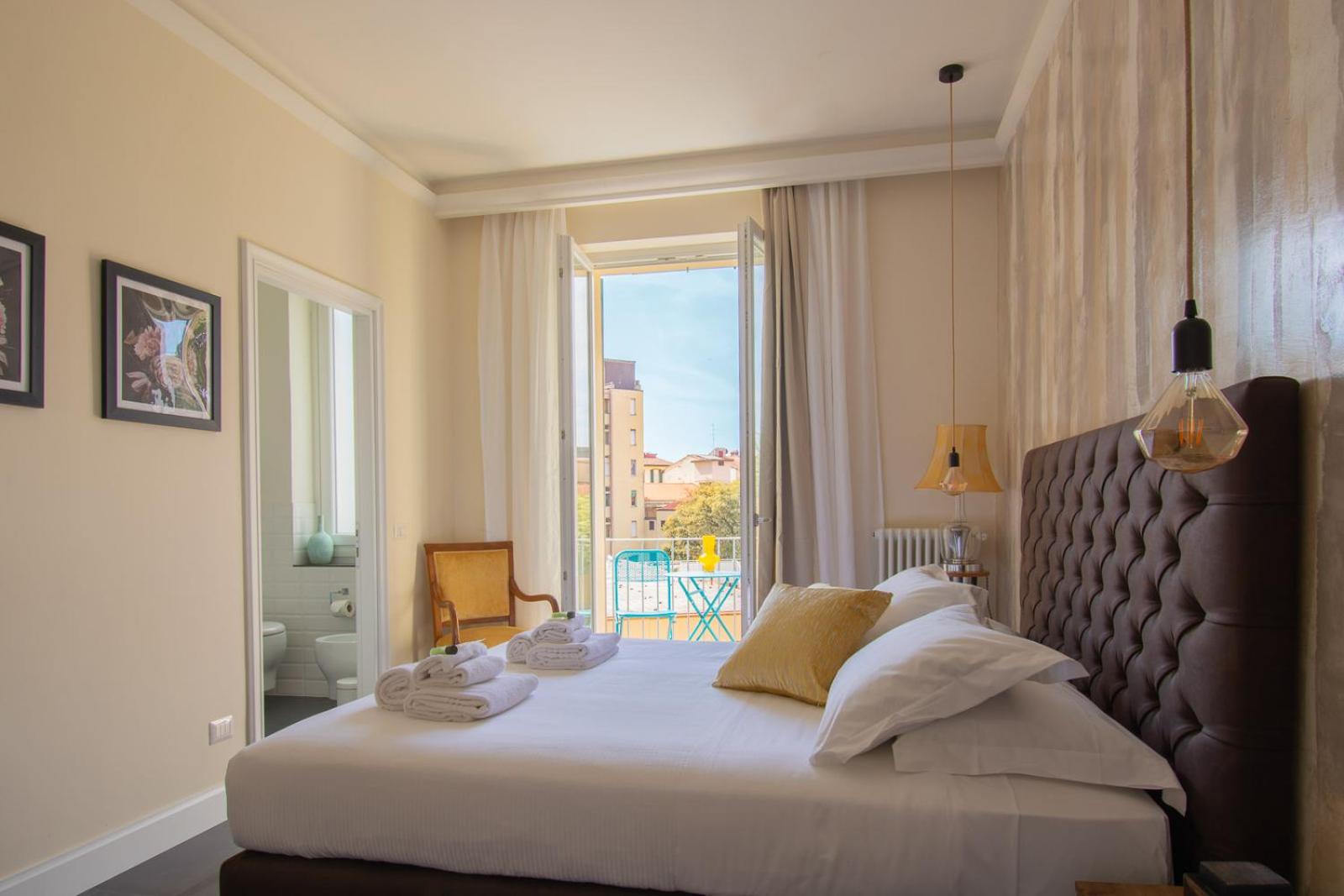 Deluxe Double Room with Balcony photo 1