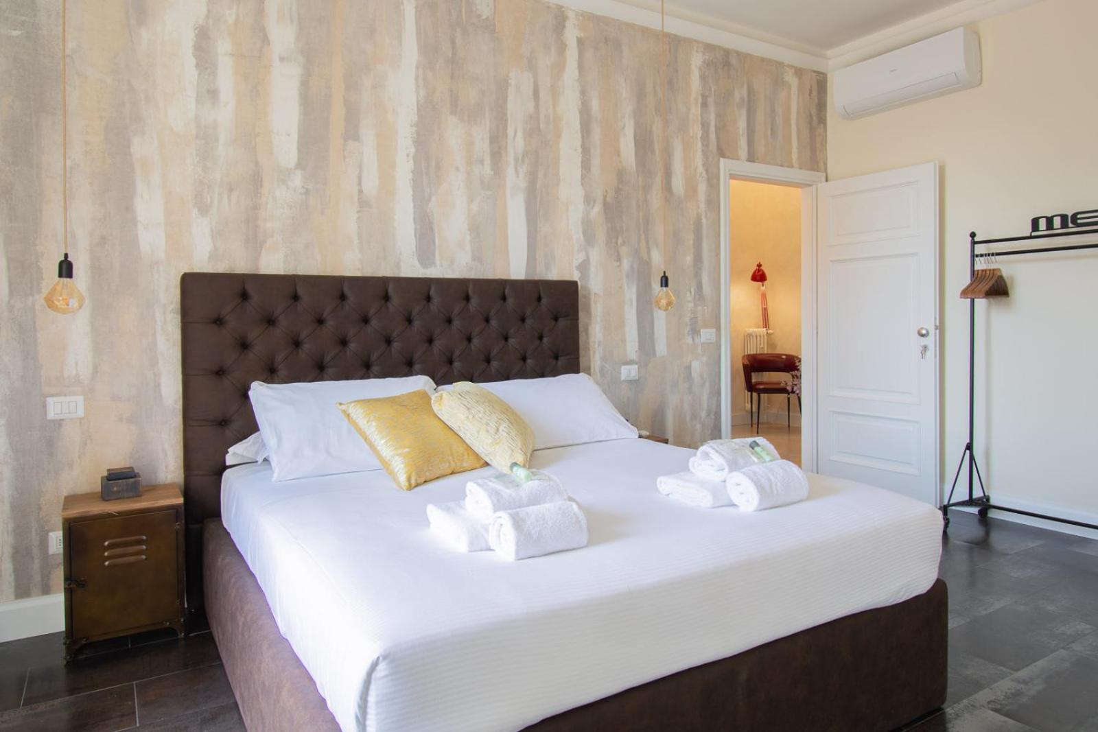 Deluxe Double Room with Balcony photo 3