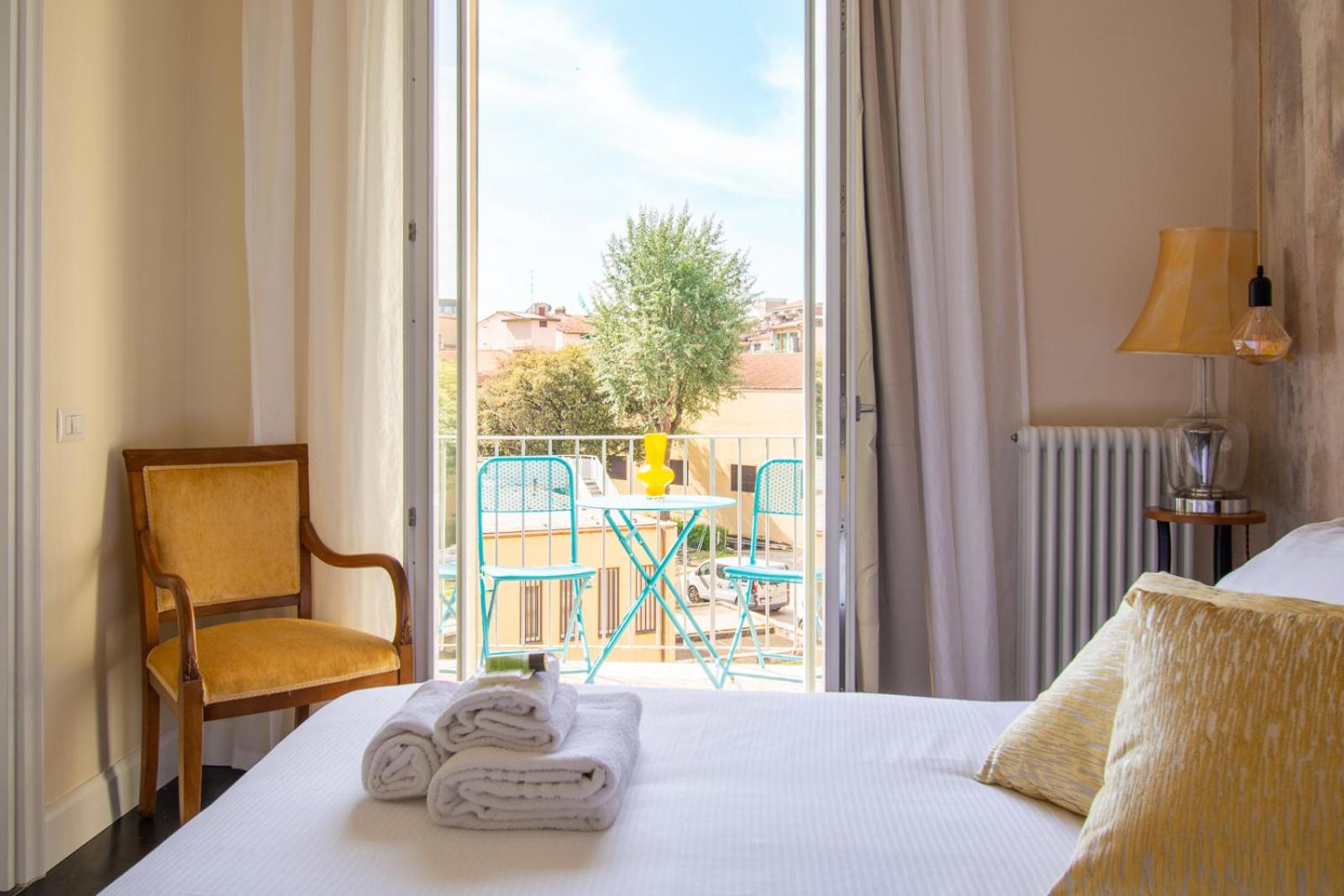Deluxe Double Room with Balcony photo 2