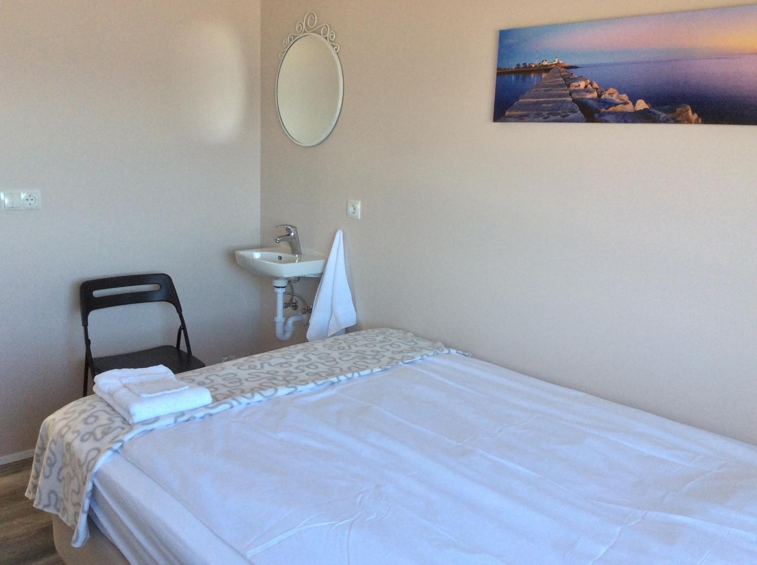 Twin Room with Sea View - Photo 6