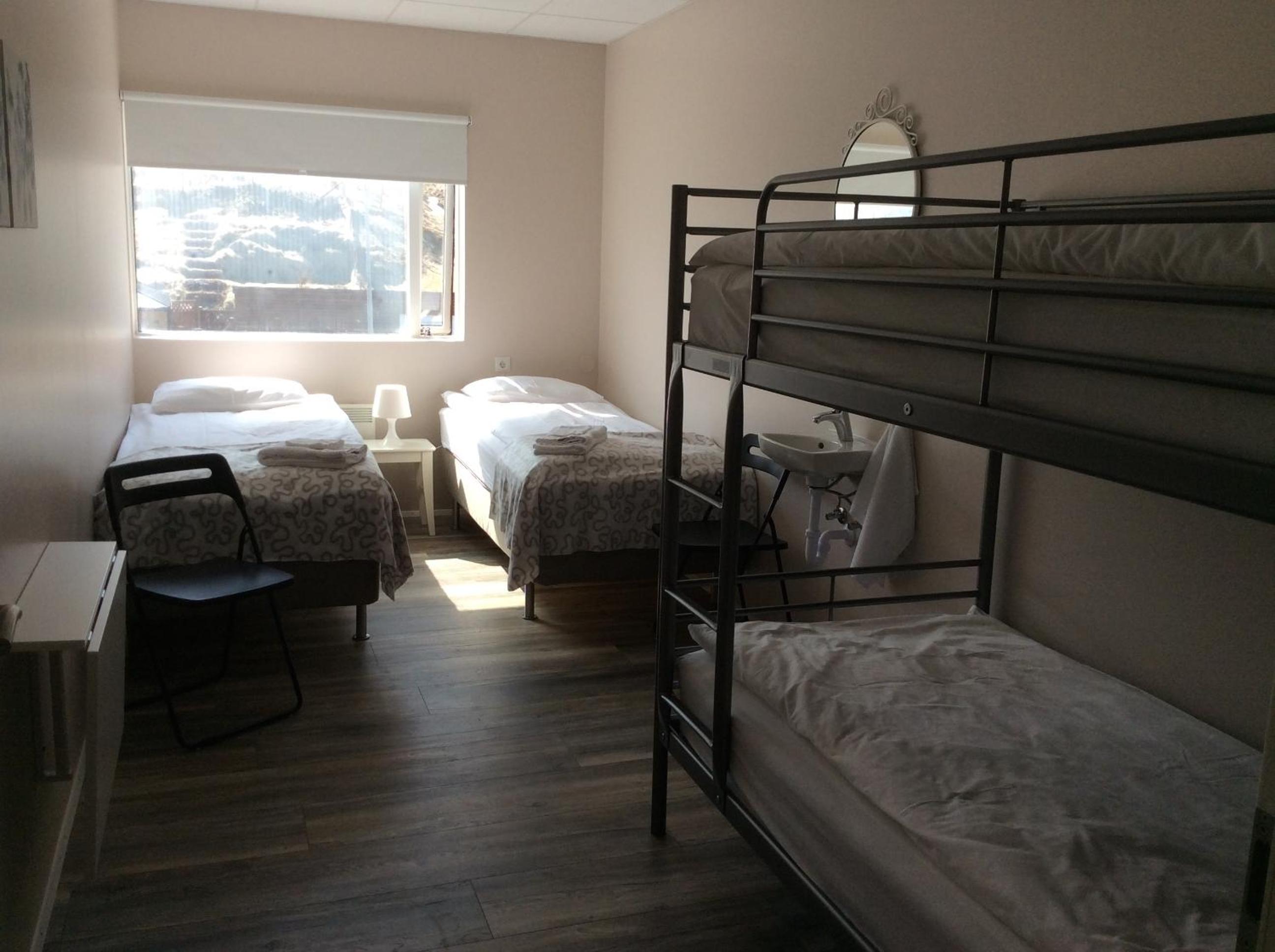 Quadruple Room with Mountain View - Photo 1