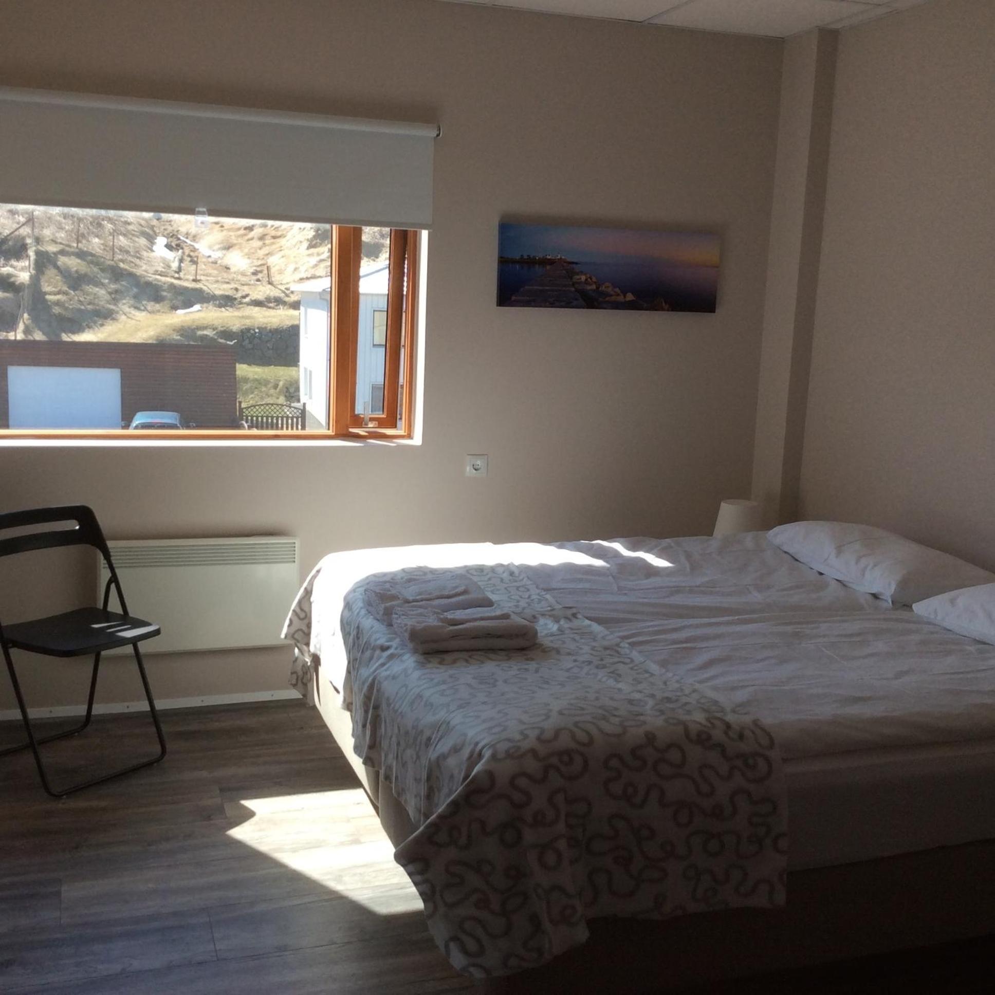 Standard Twin Room with Mountain View - Photo 2