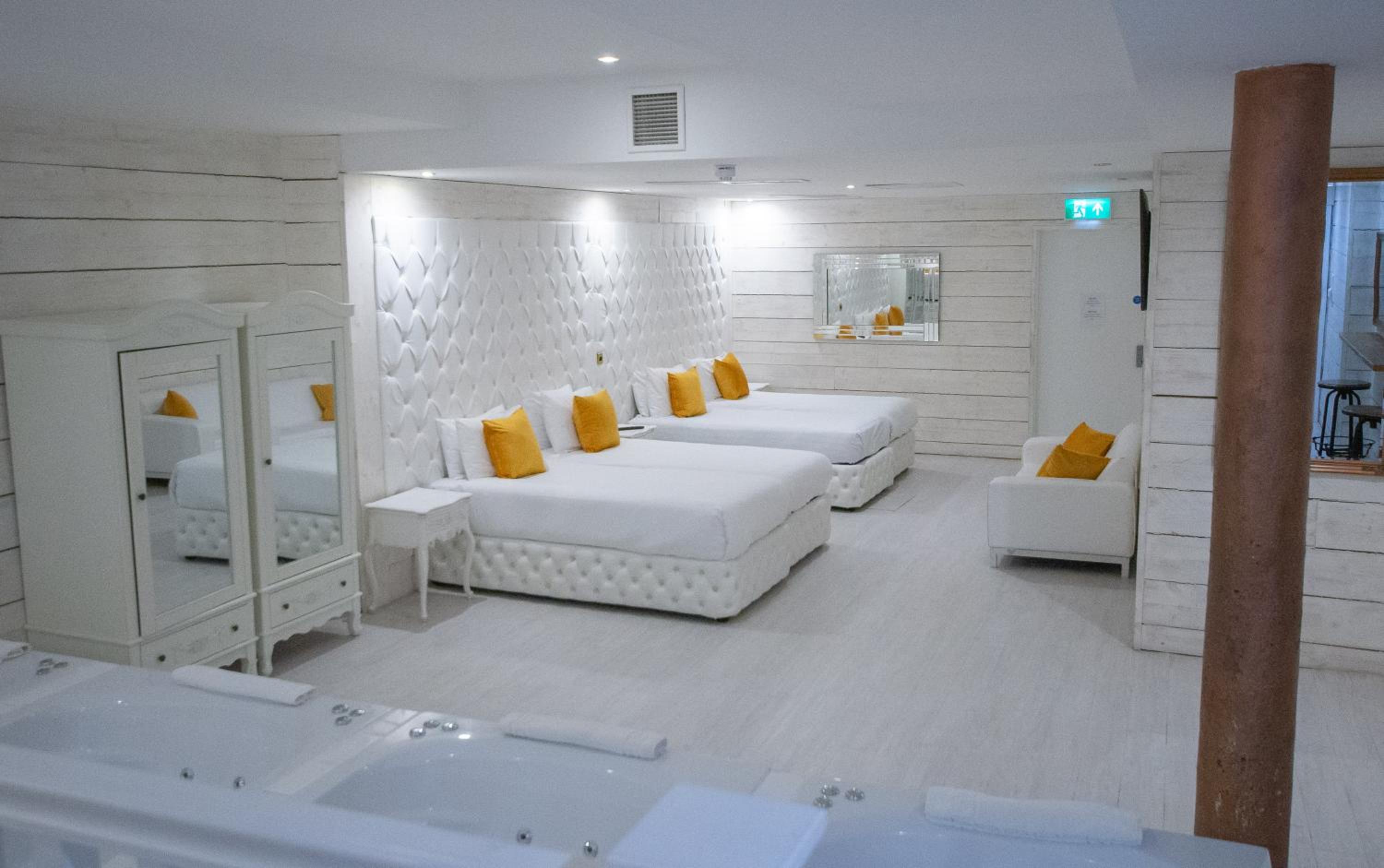 Deluxe Quadruple Room photo 3