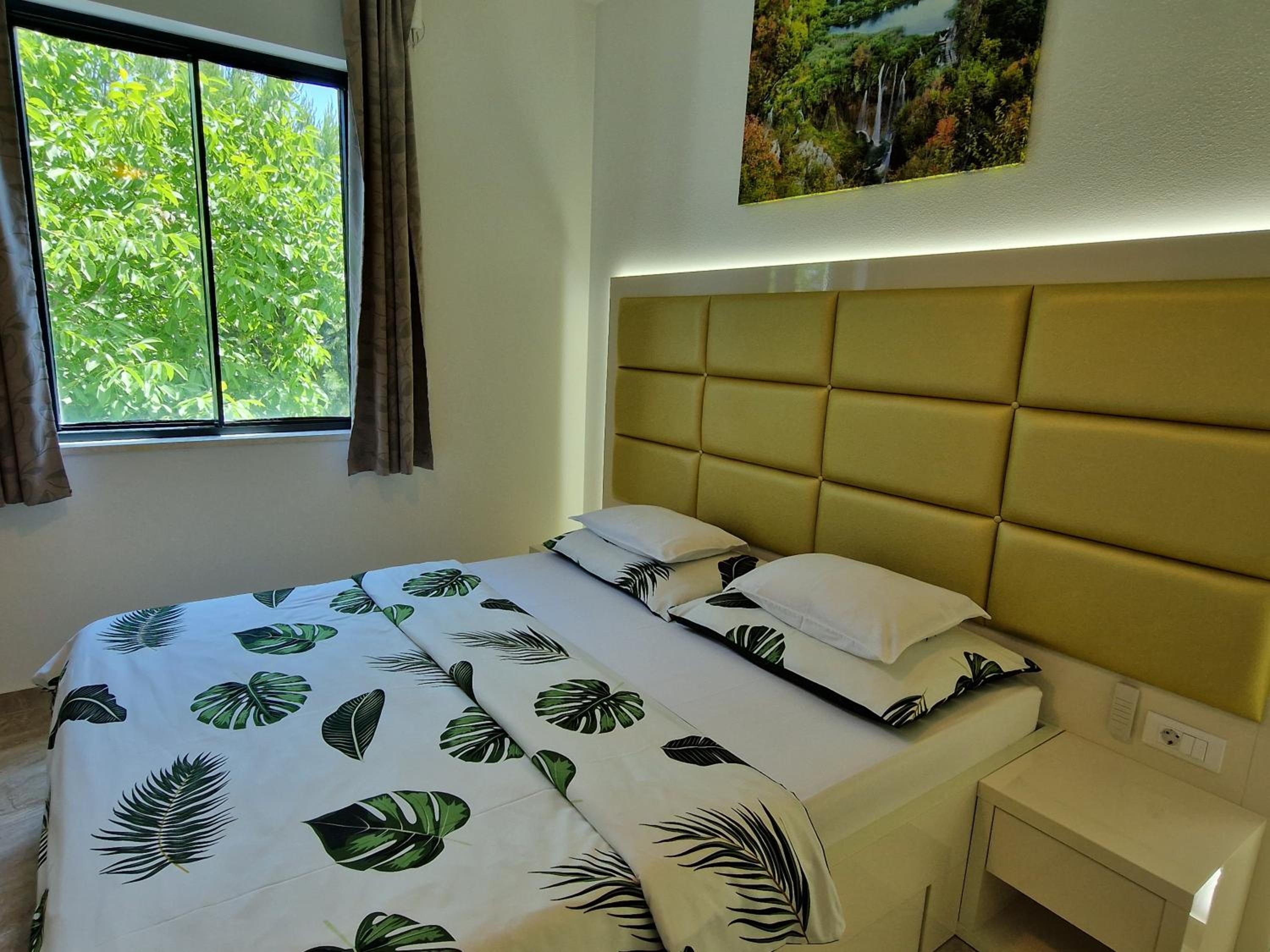 One-Bedroom Apartment with Sea View photo 1