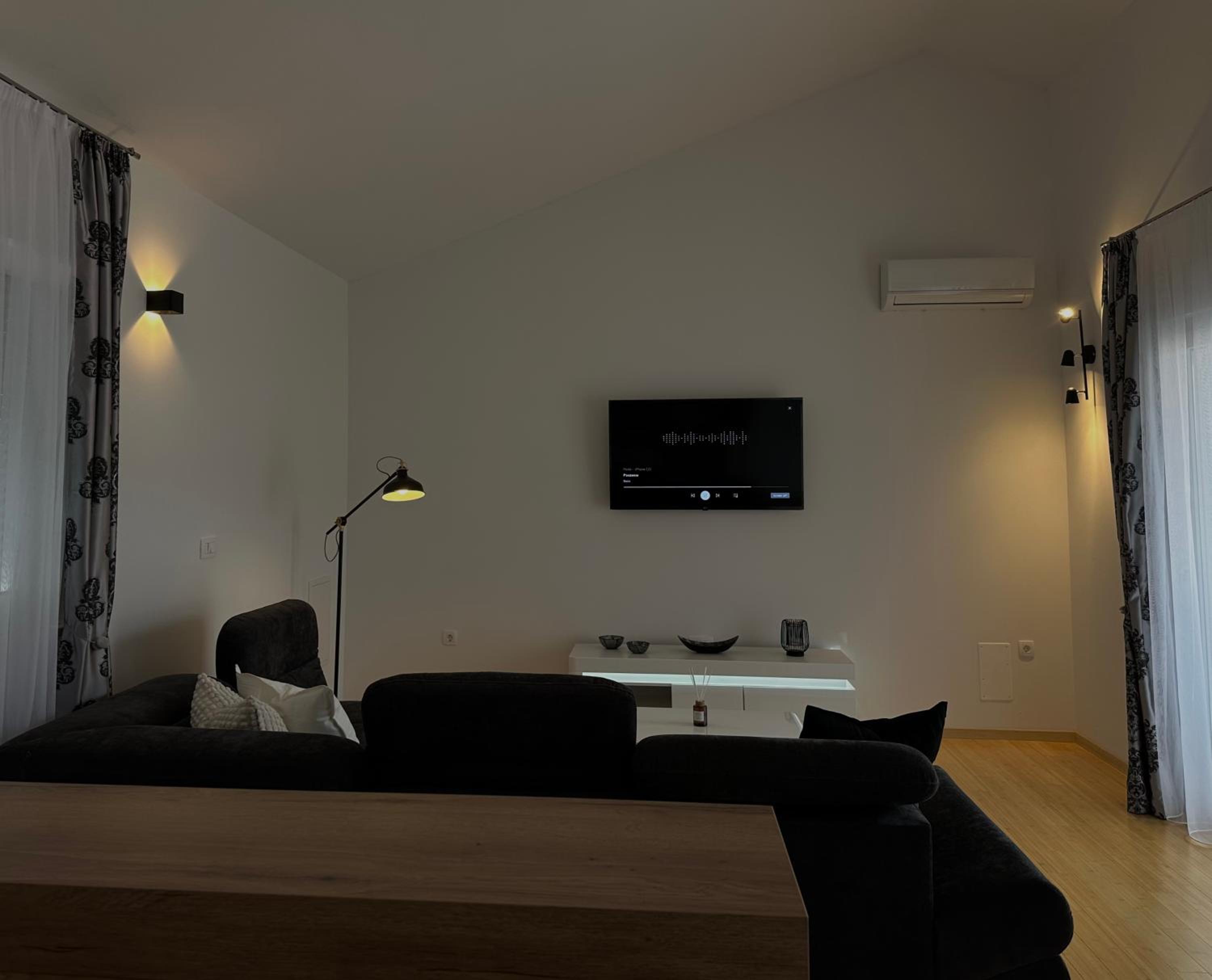 Apartment photo 1